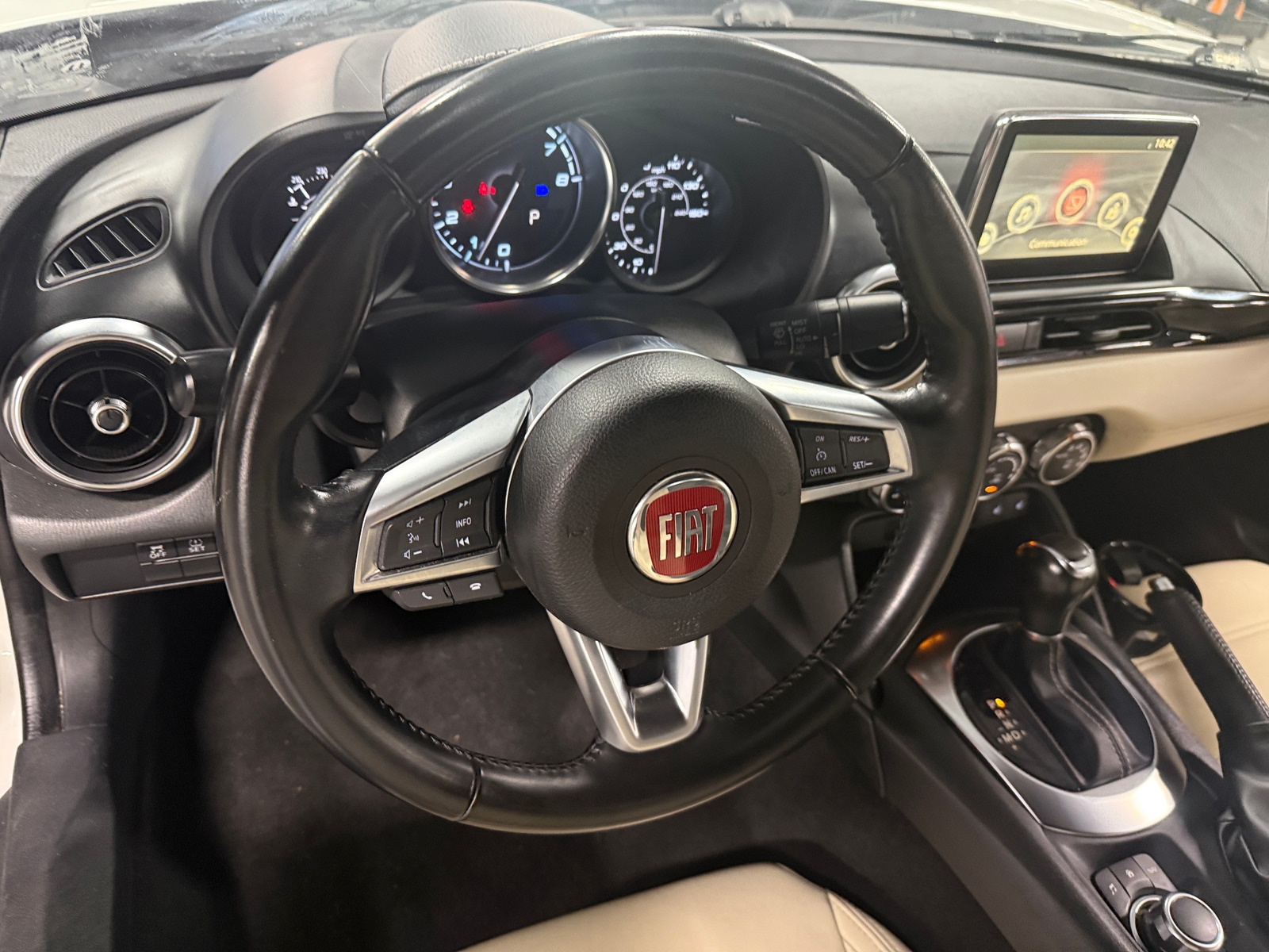 Thumbnail: 2018 Fiat 124 Spider - 5