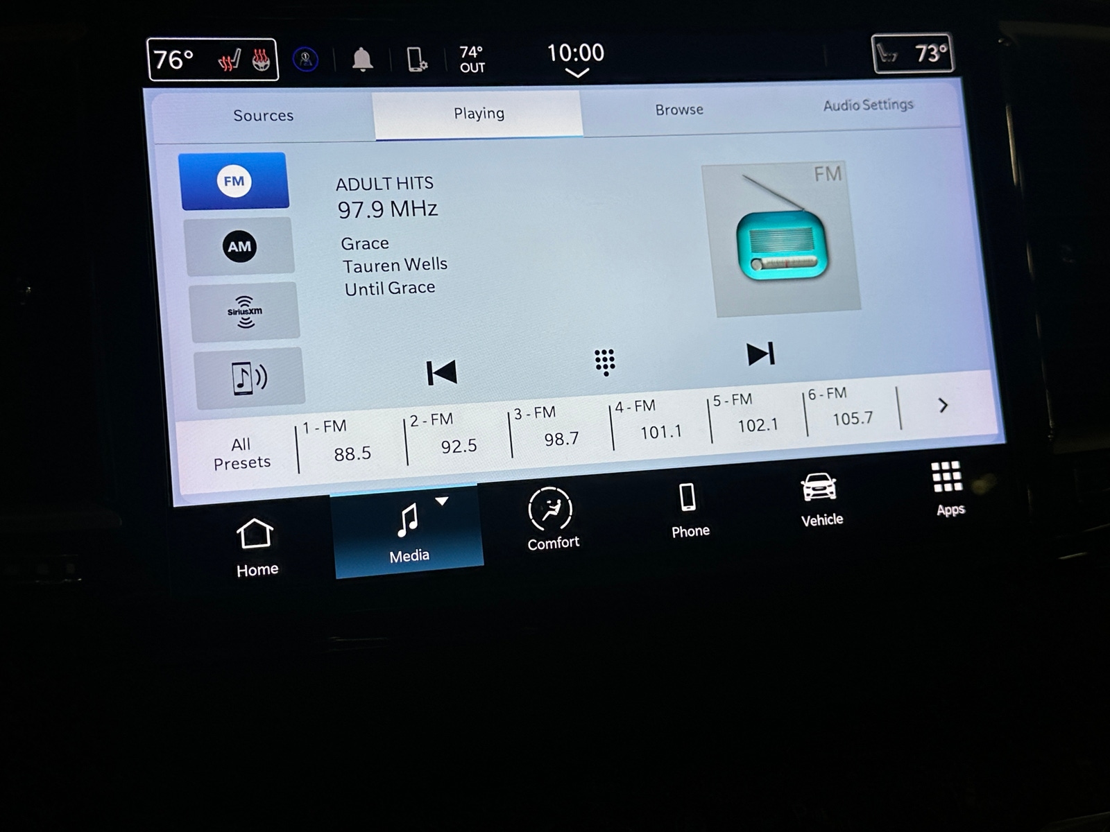 Thumbnail: 2023 Chrysler Pacifica - 3