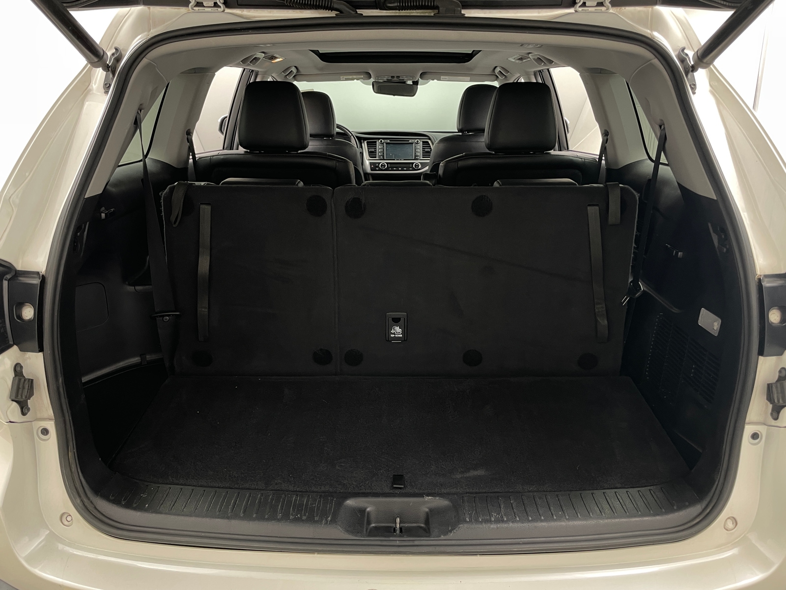 Thumbnail: 2019 Toyota Highlander - 6
