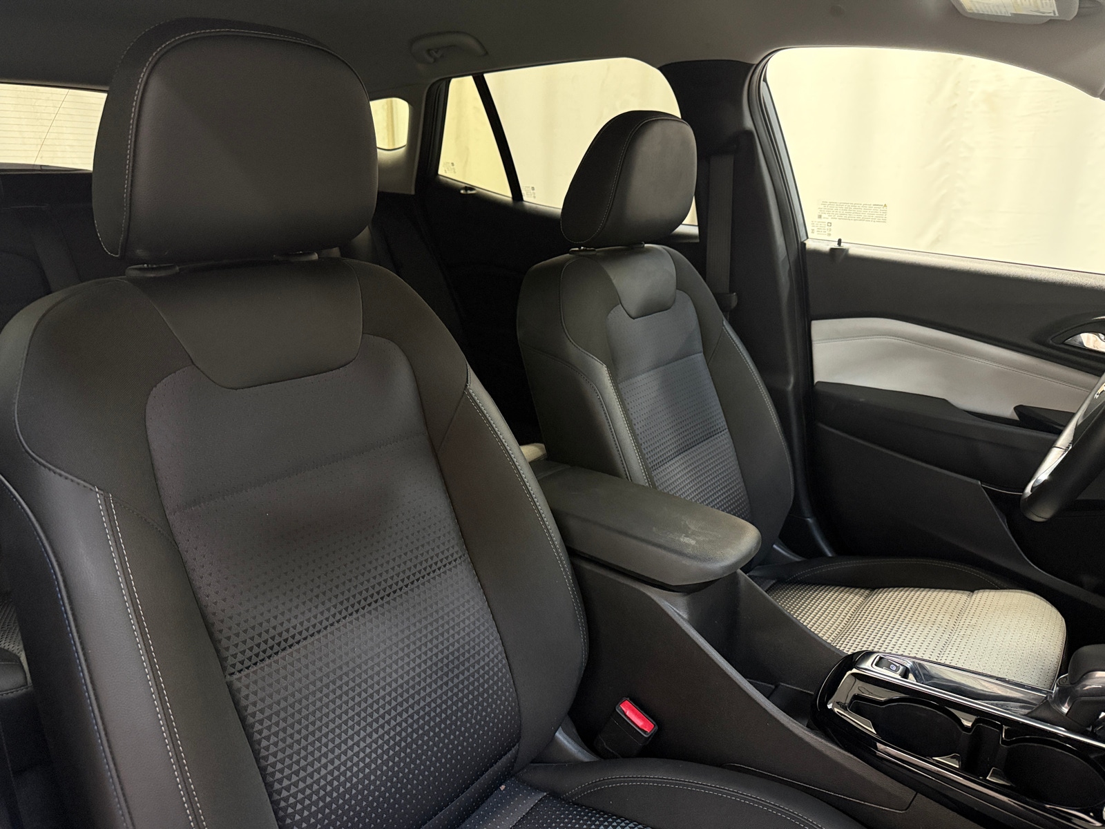 Thumbnail: 2025 Chevrolet Trax - 2