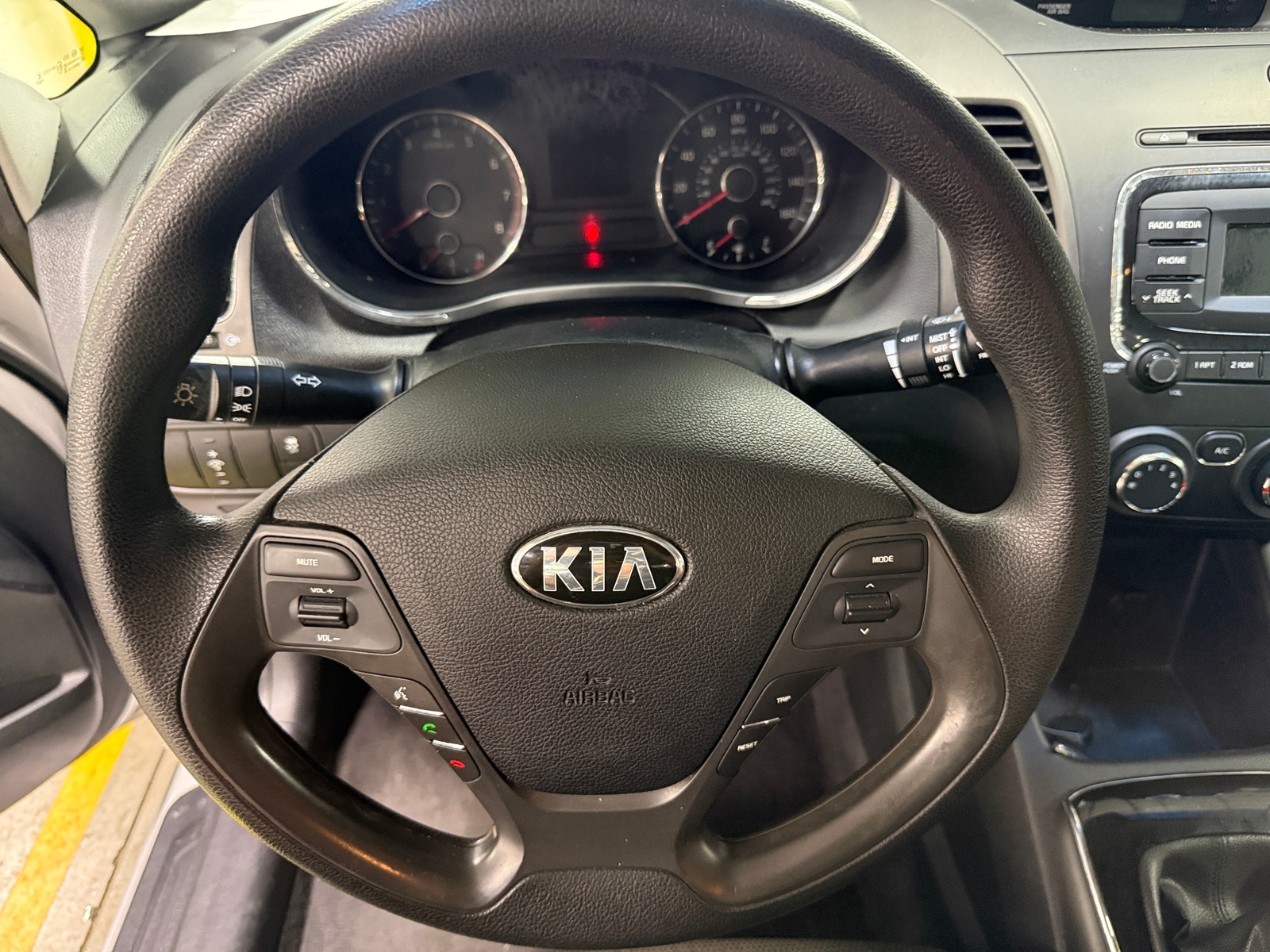 Thumbnail: 2017 Kia Forte - 5