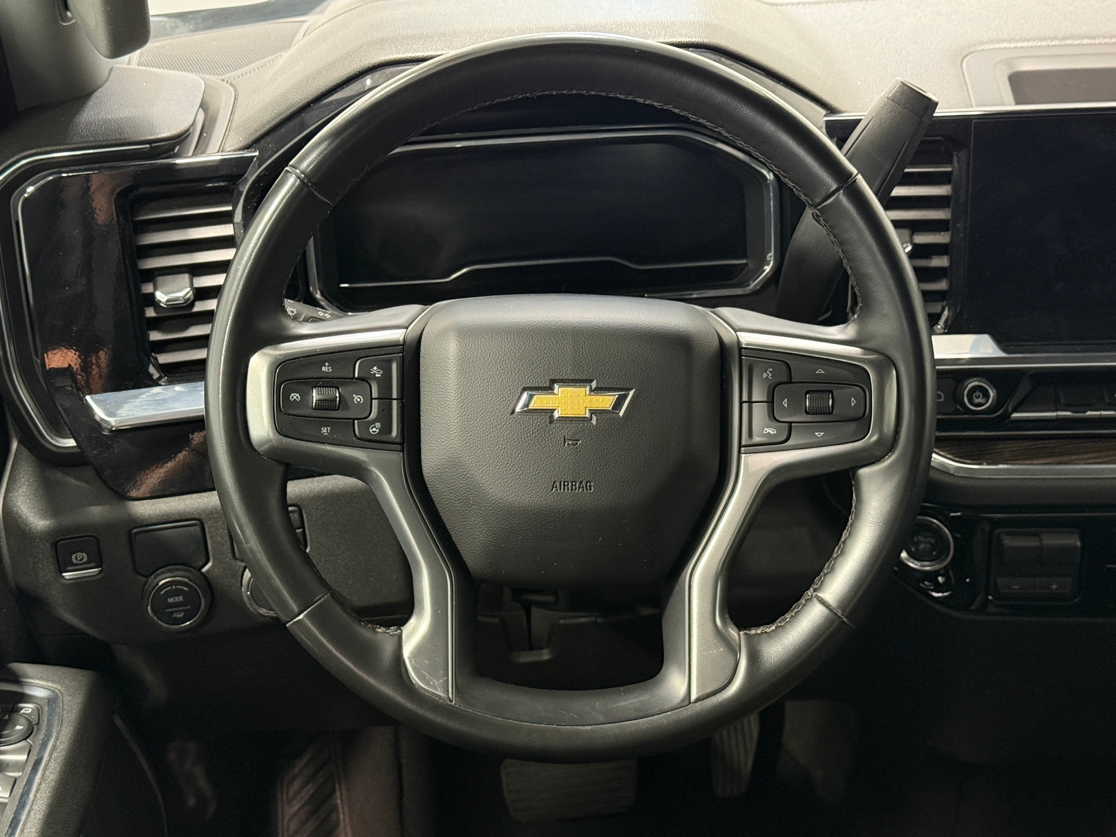 Thumbnail: 2025 Chevrolet Silverado 1500 - 5