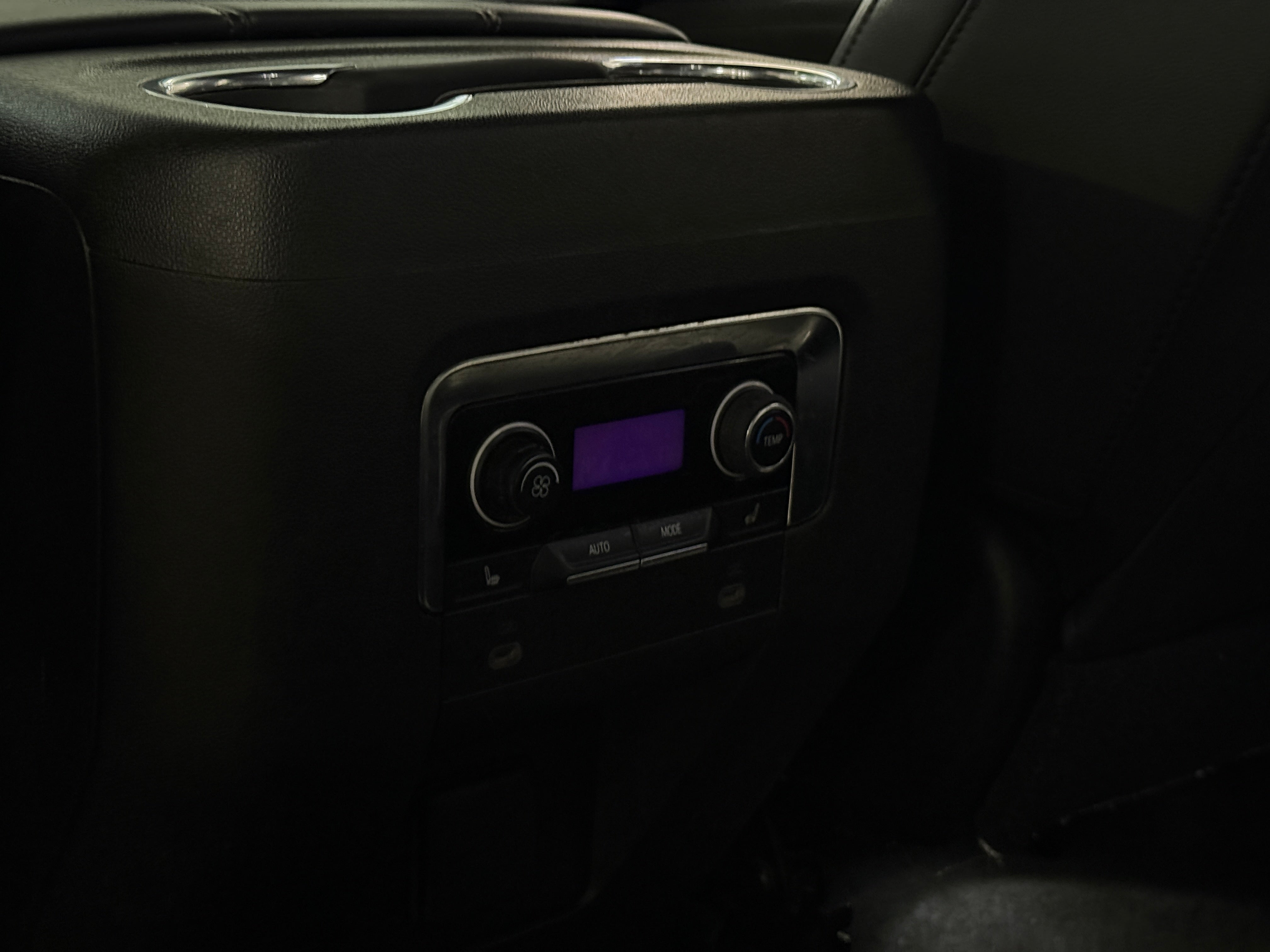 2021 Chevrolet Suburban Z71 - Photo 4