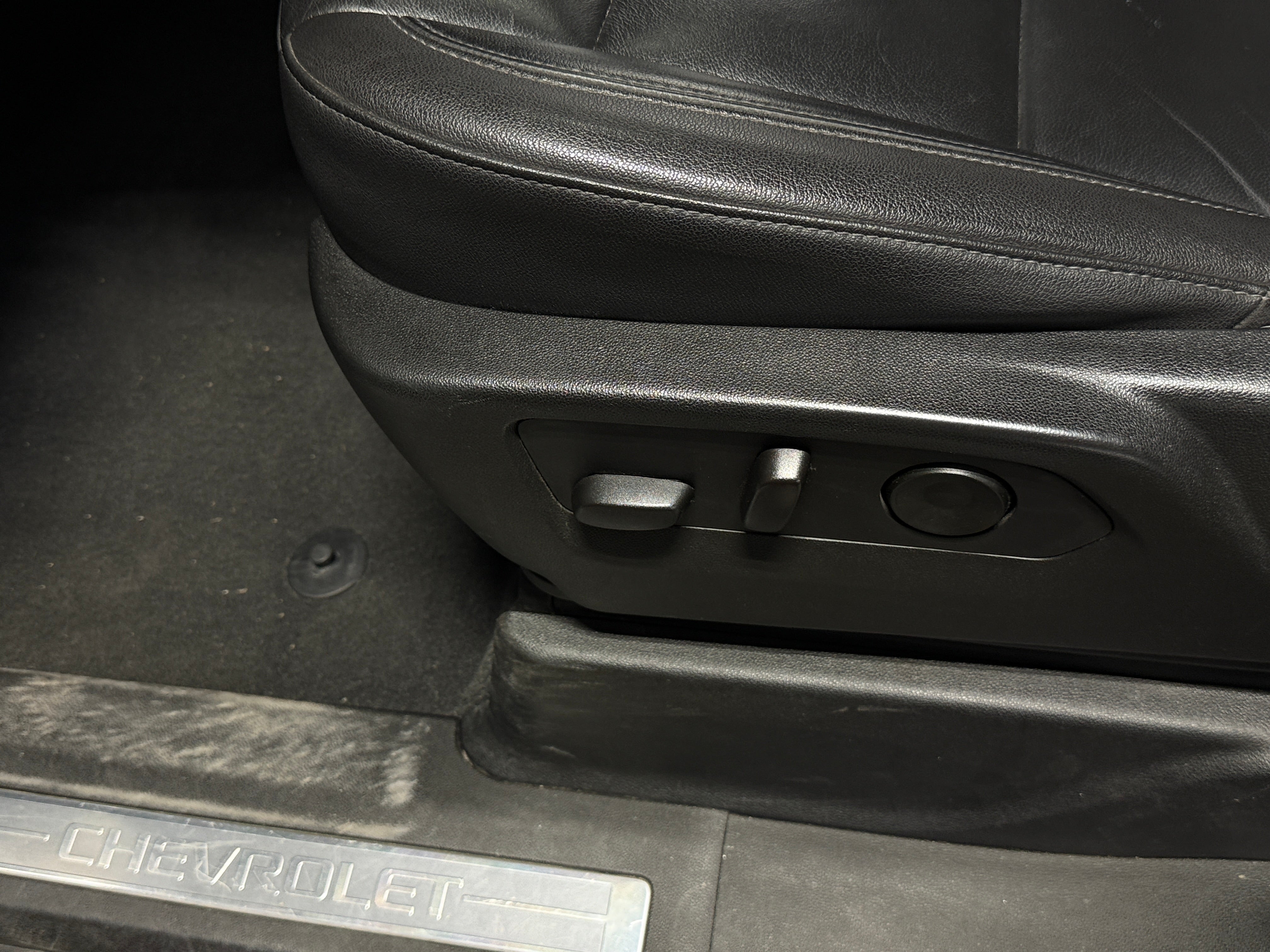 2021 Chevrolet Suburban Z71 - Photo 14