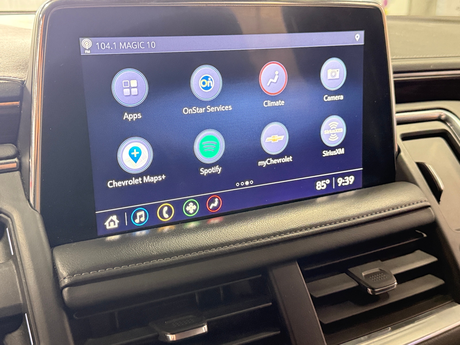 Thumbnail: 2021 Chevrolet Suburban - 3