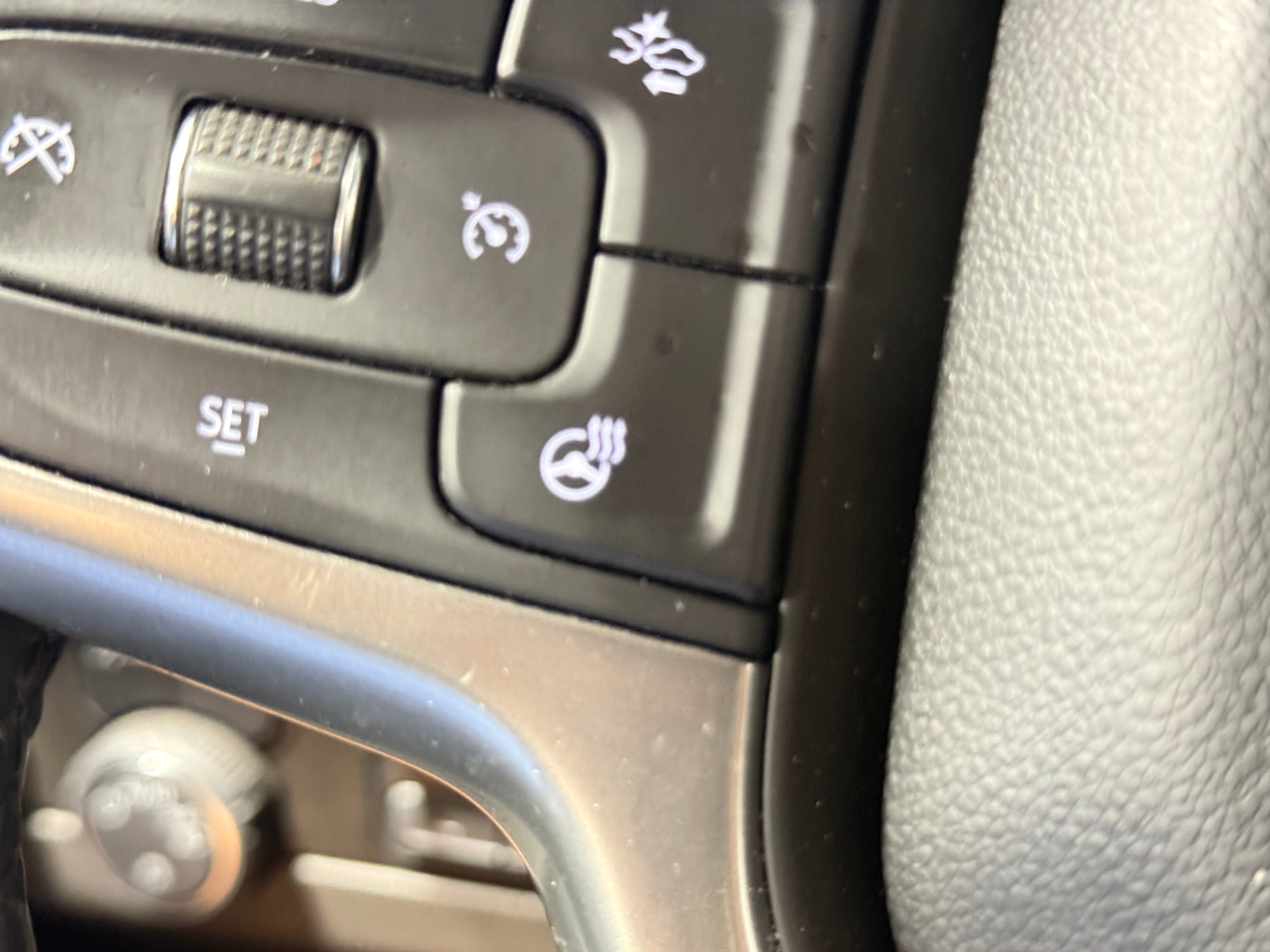 2021 Chevrolet Suburban Z71 - Photo 13