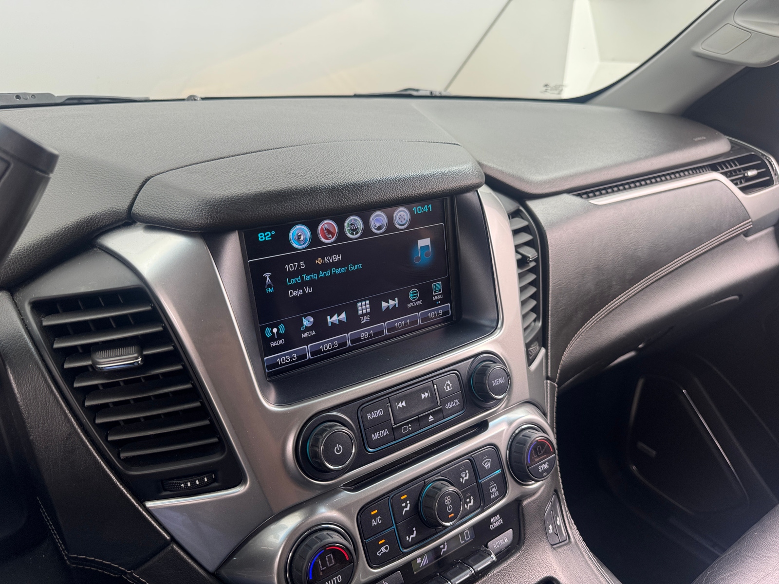 Thumbnail: 2018 Chevrolet Tahoe - 3
