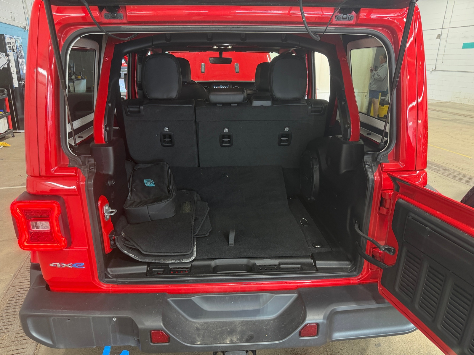 Thumbnail: 2022 Jeep Wrangler - 6