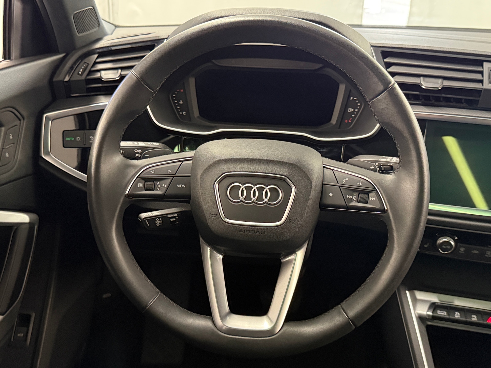 Thumbnail: 2025 Audi Q3 - 4
