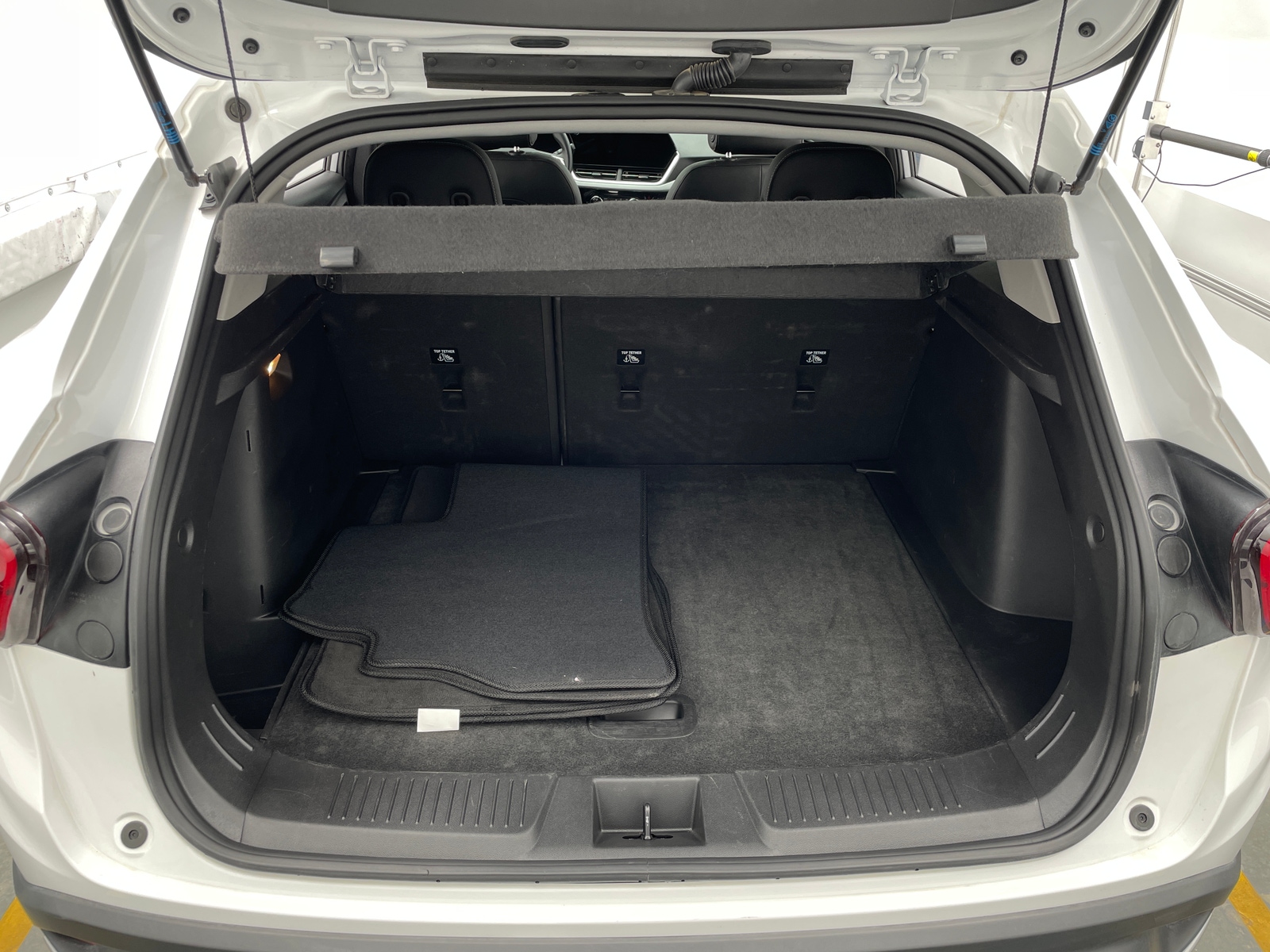 Thumbnail: 2025 Chevrolet Trax - 6