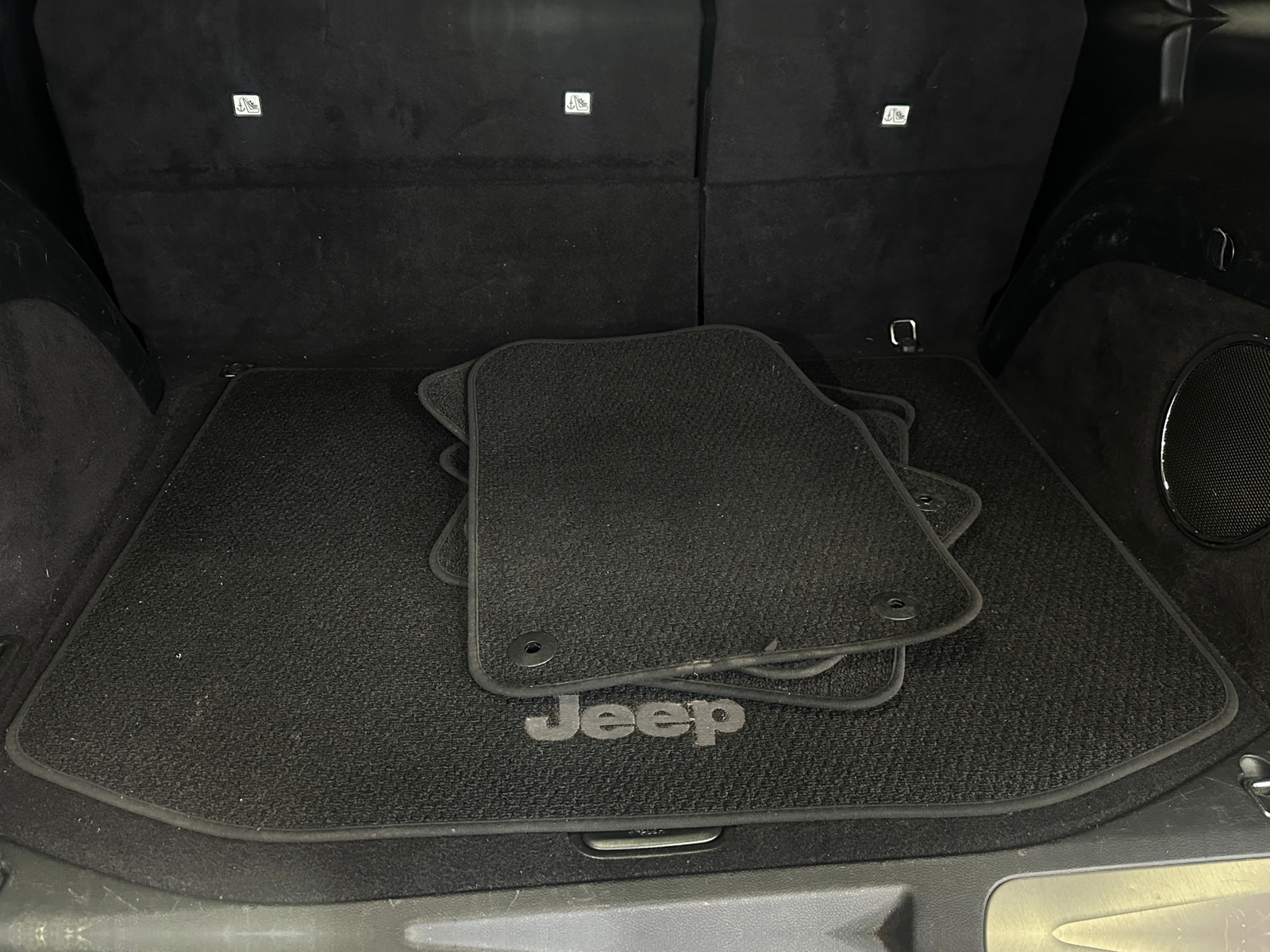 Thumbnail: 2019 Jeep Grand Cherokee - 6