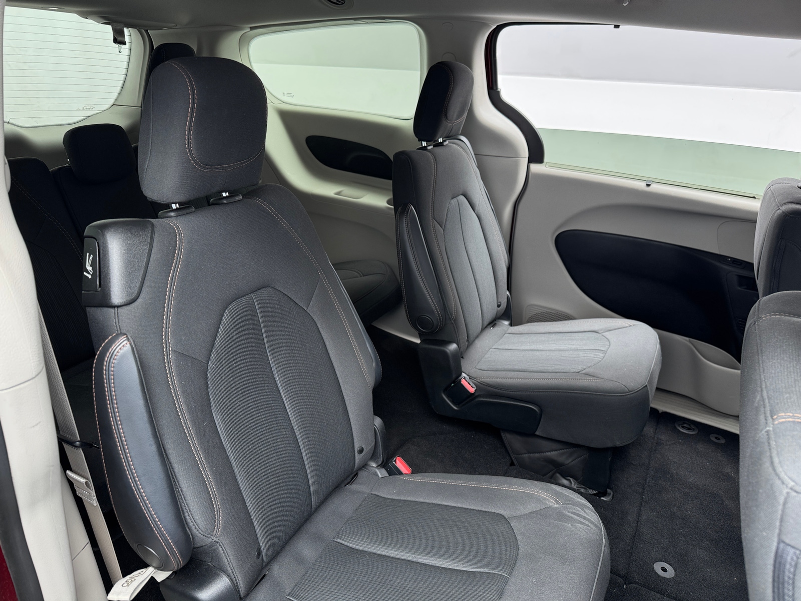 Thumbnail: 2019 Chrysler Pacifica - 6