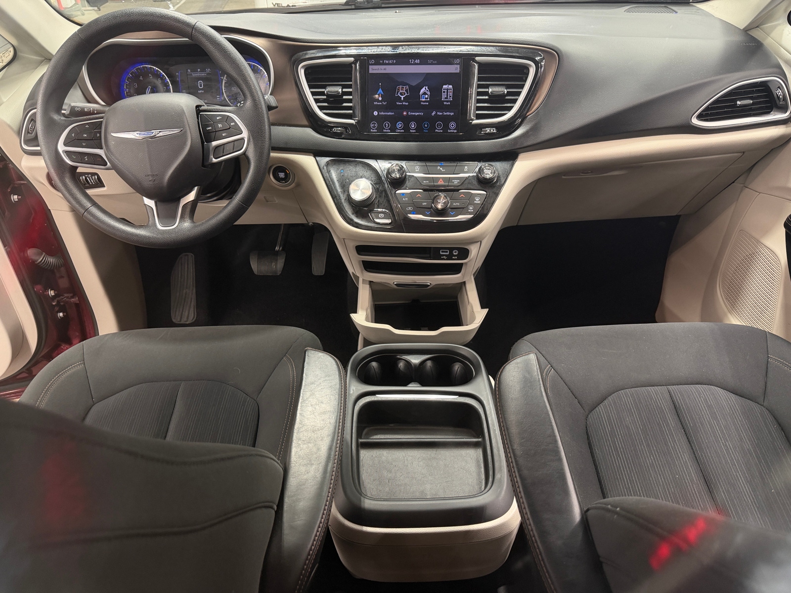 Thumbnail: 2019 Chrysler Pacifica - 3