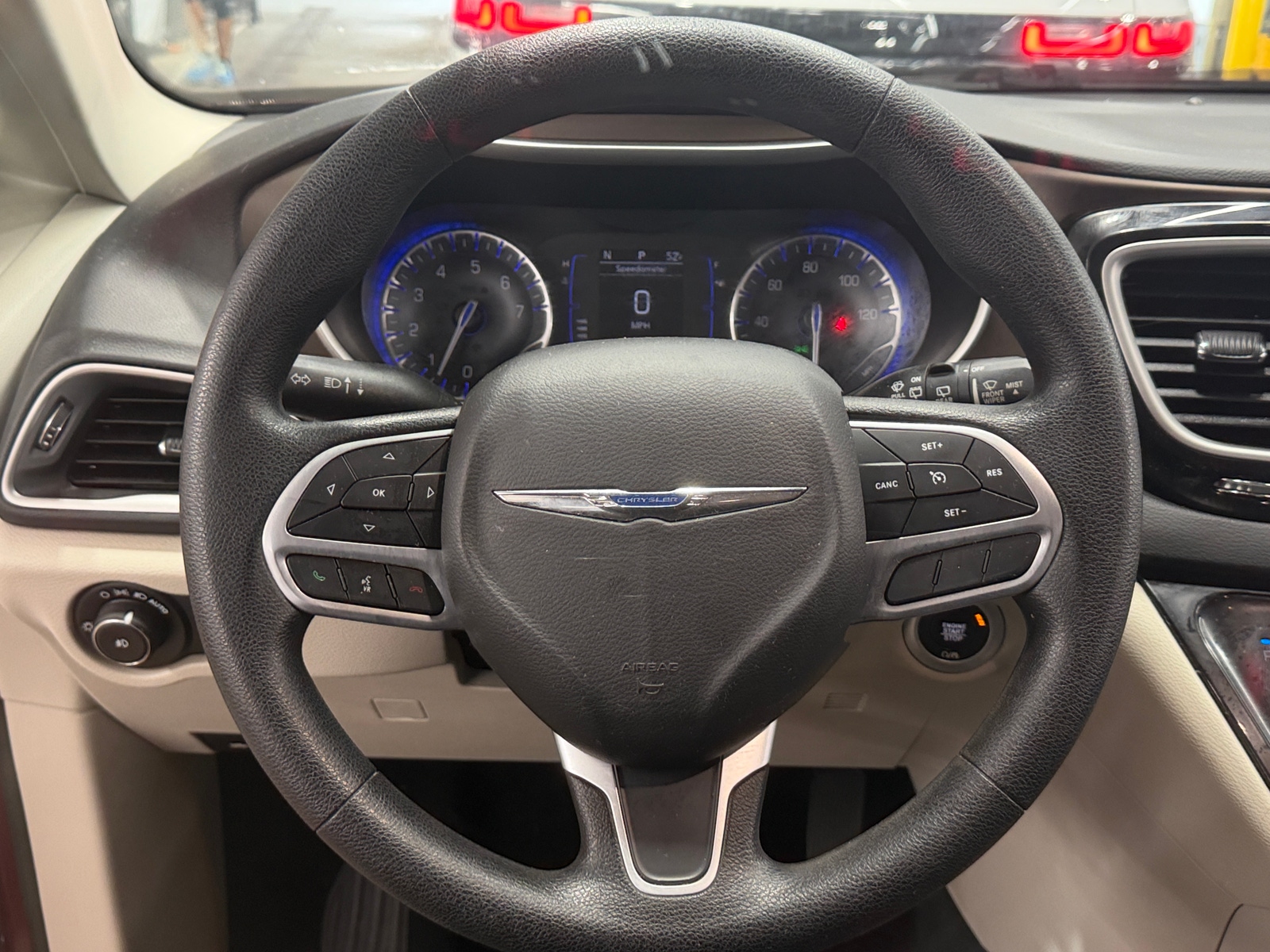 Thumbnail: 2019 Chrysler Pacifica - 5
