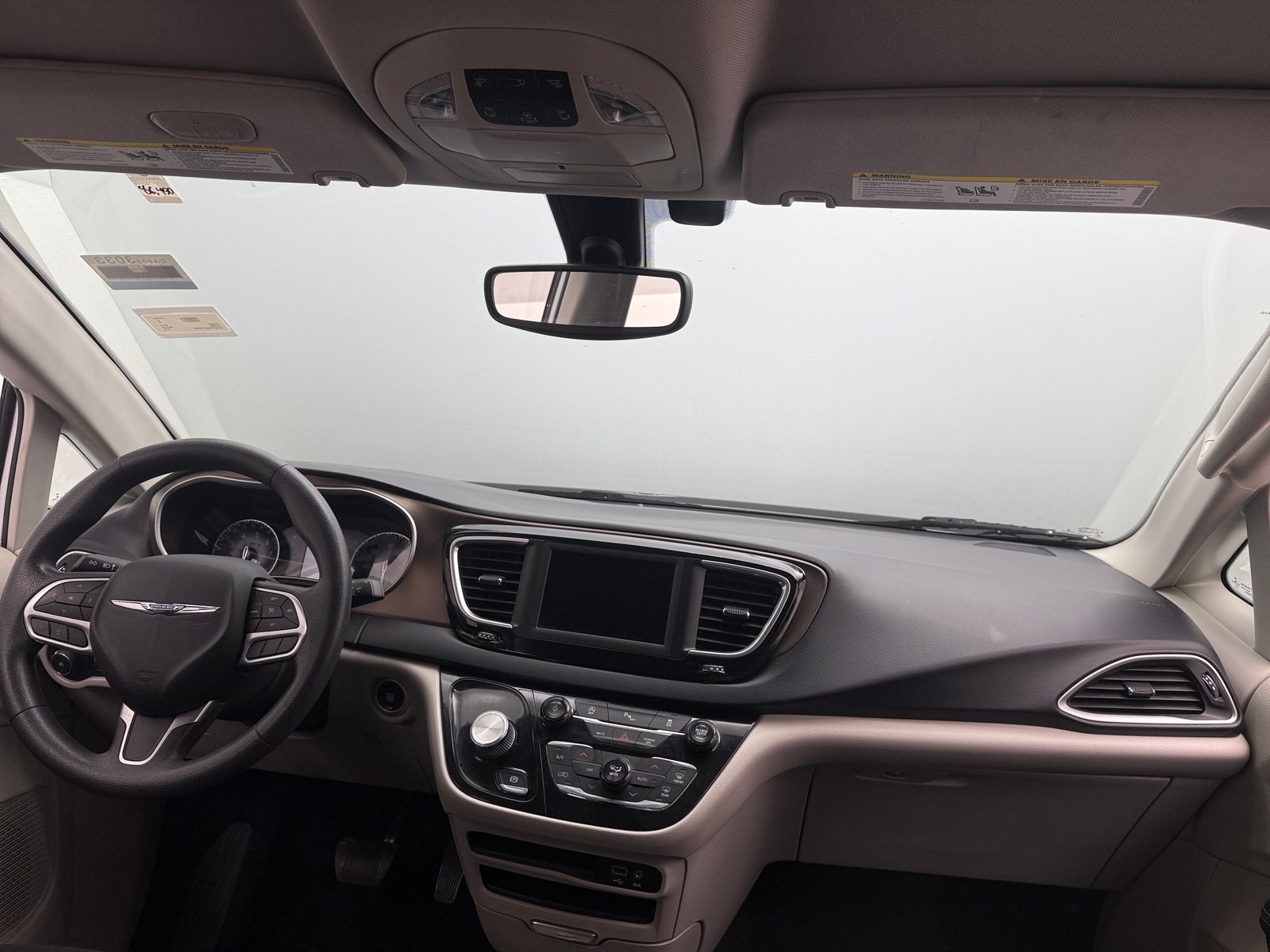 Thumbnail: 2018 Chrysler Pacifica - 3