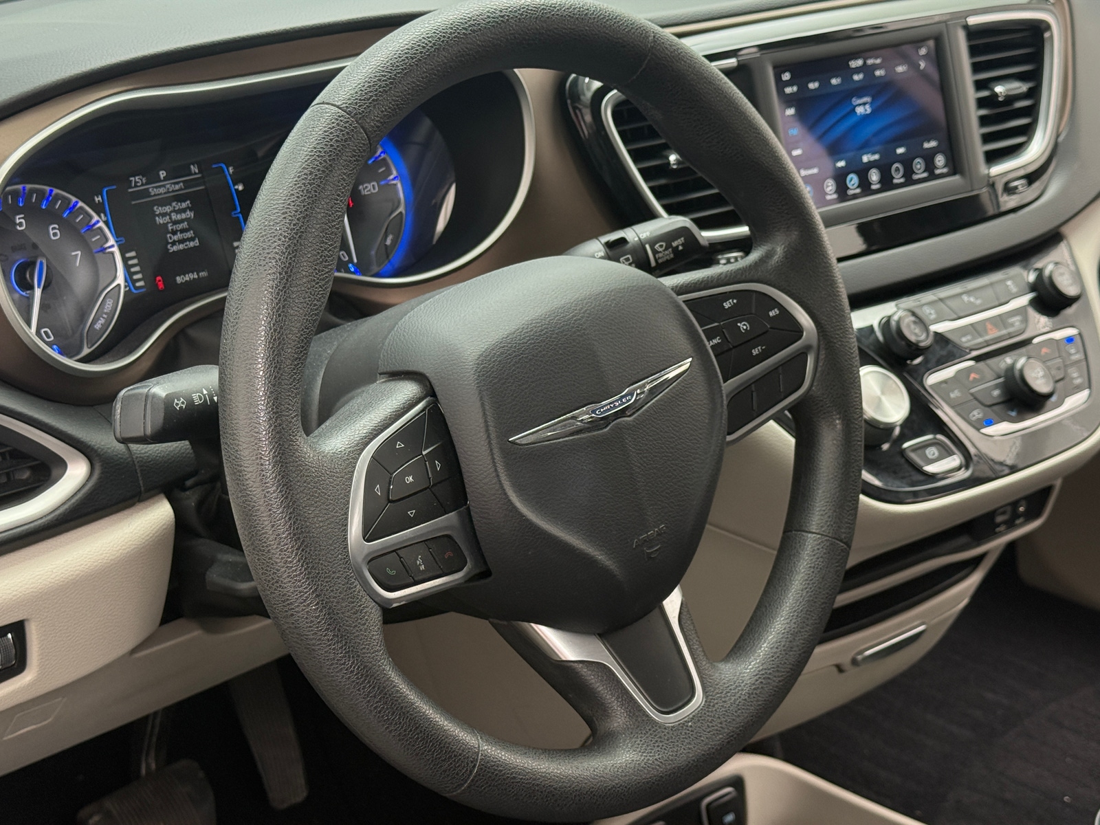 Thumbnail: 2018 Chrysler Pacifica - 5