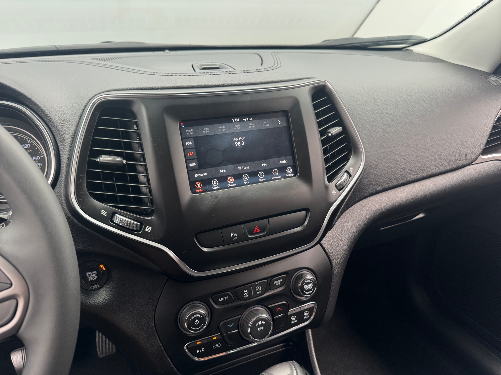 Thumbnail: 2020 Jeep Cherokee - 4