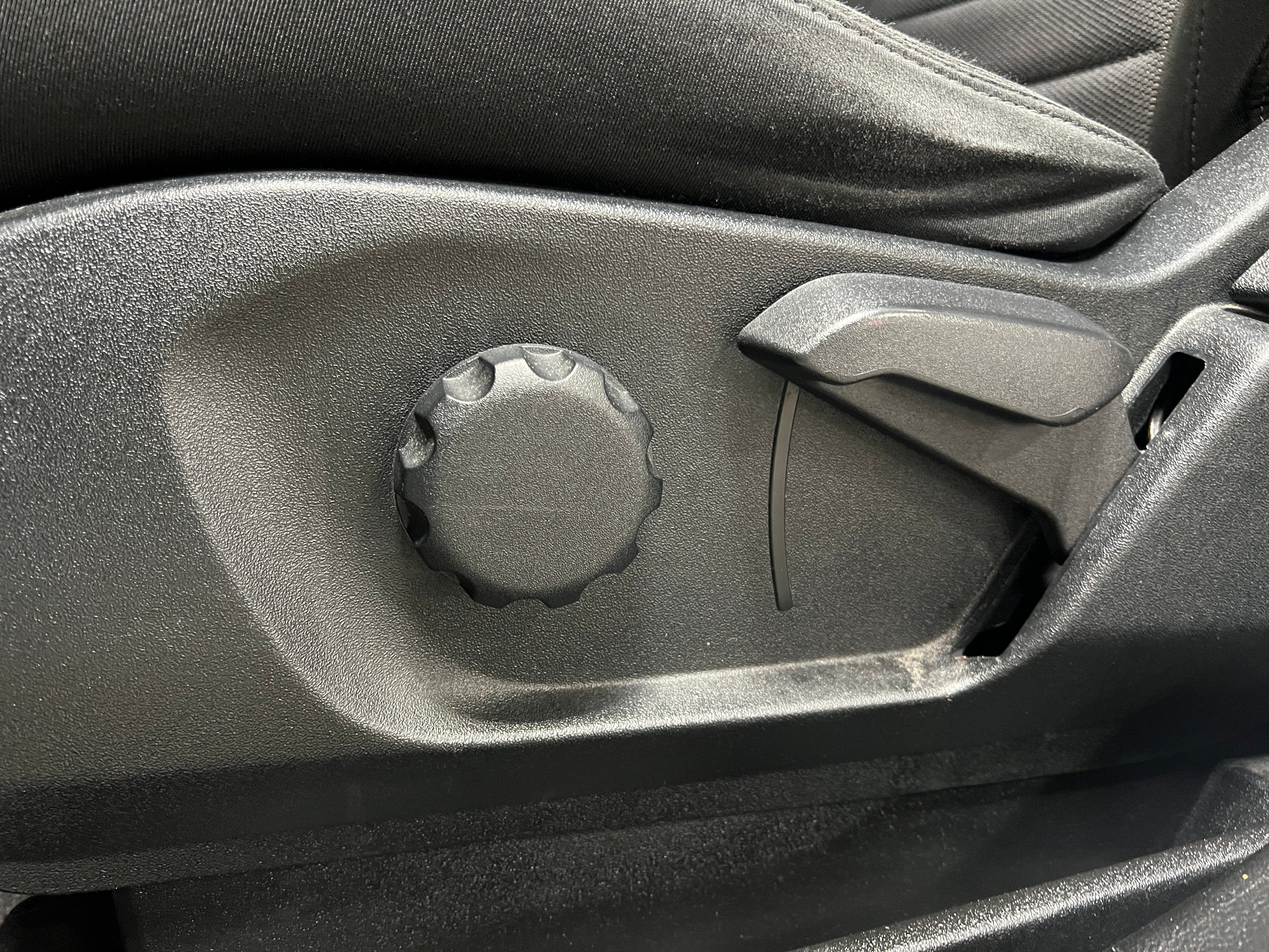 Used 2018 Ford Edge SE with VIN 2FMPK3G93JBB95375 for sale in Pewaukee, WI