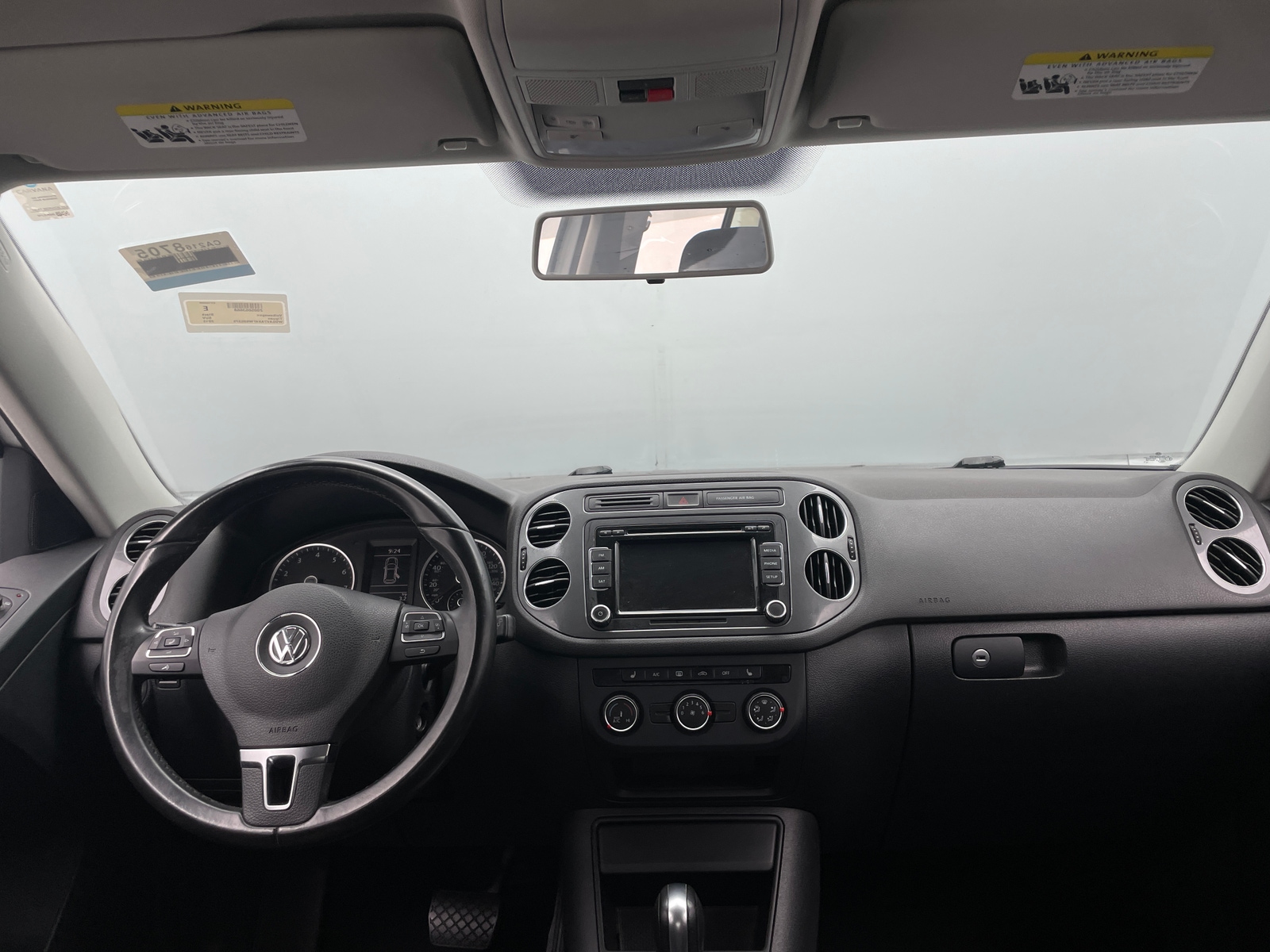 Thumbnail: 2015 Volkswagen Tiguan - 3