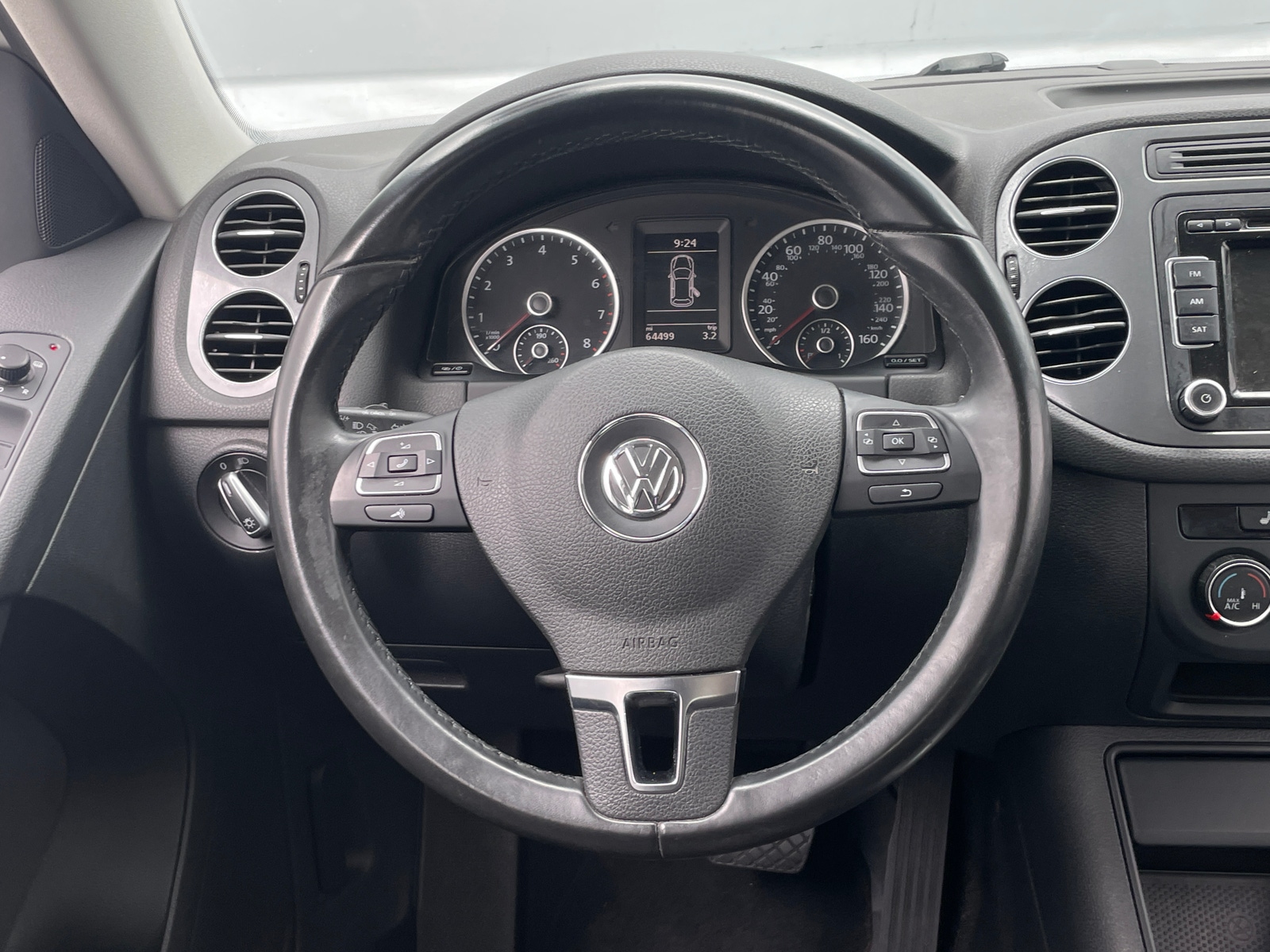 Thumbnail: 2015 Volkswagen Tiguan - 5