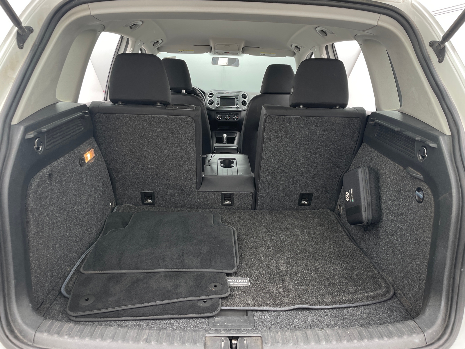 Thumbnail: 2015 Volkswagen Tiguan - 7