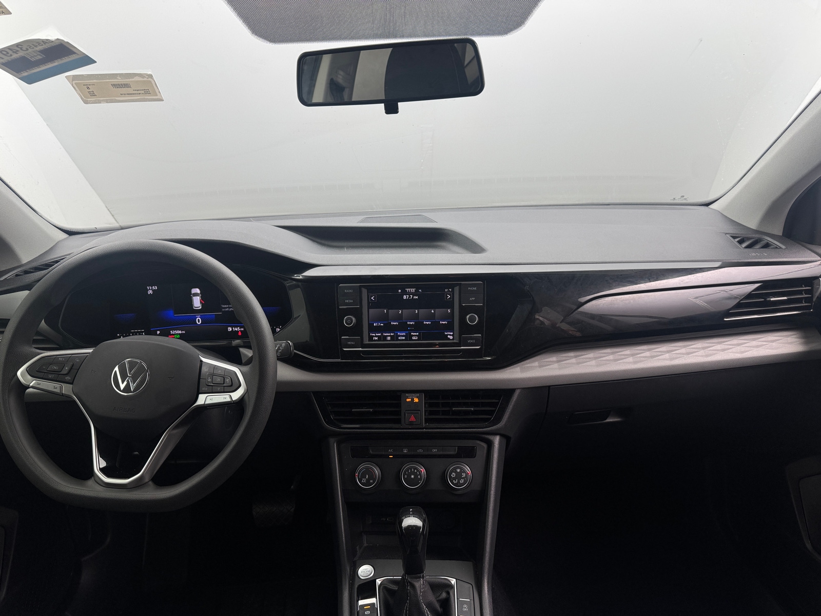 Thumbnail: 2022 Volkswagen Taos - 3