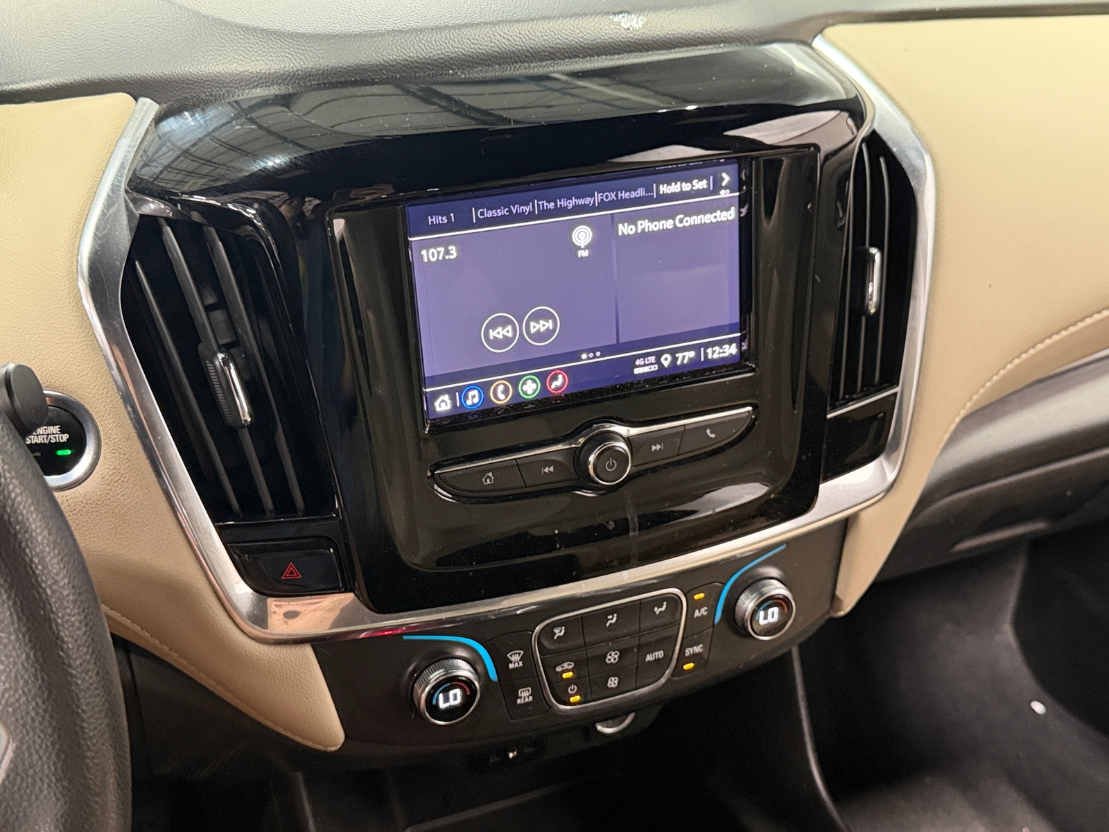 Thumbnail: 2022 Chevrolet Traverse - 4
