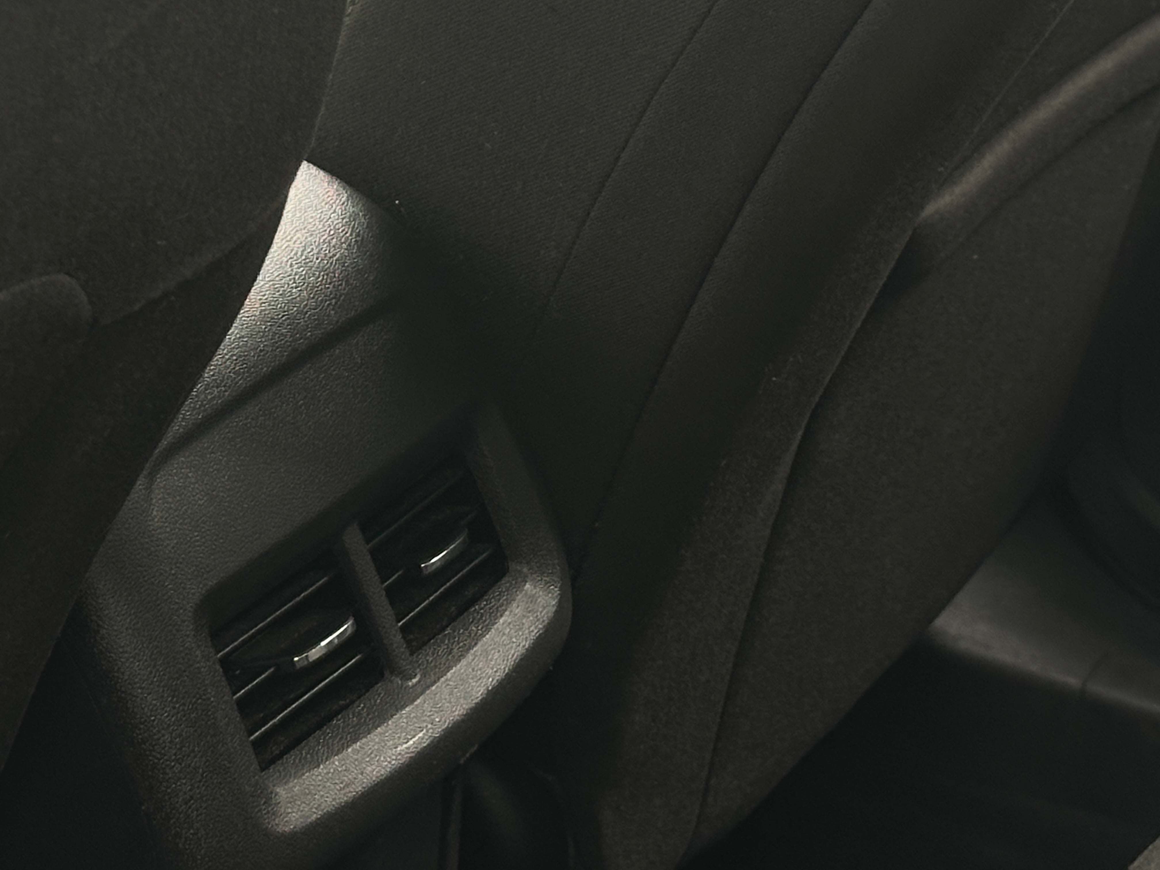 Used 2021 Chevrolet Equinox LT with VIN 3GNAXUEV2MS163976 for sale in Pewaukee, WI