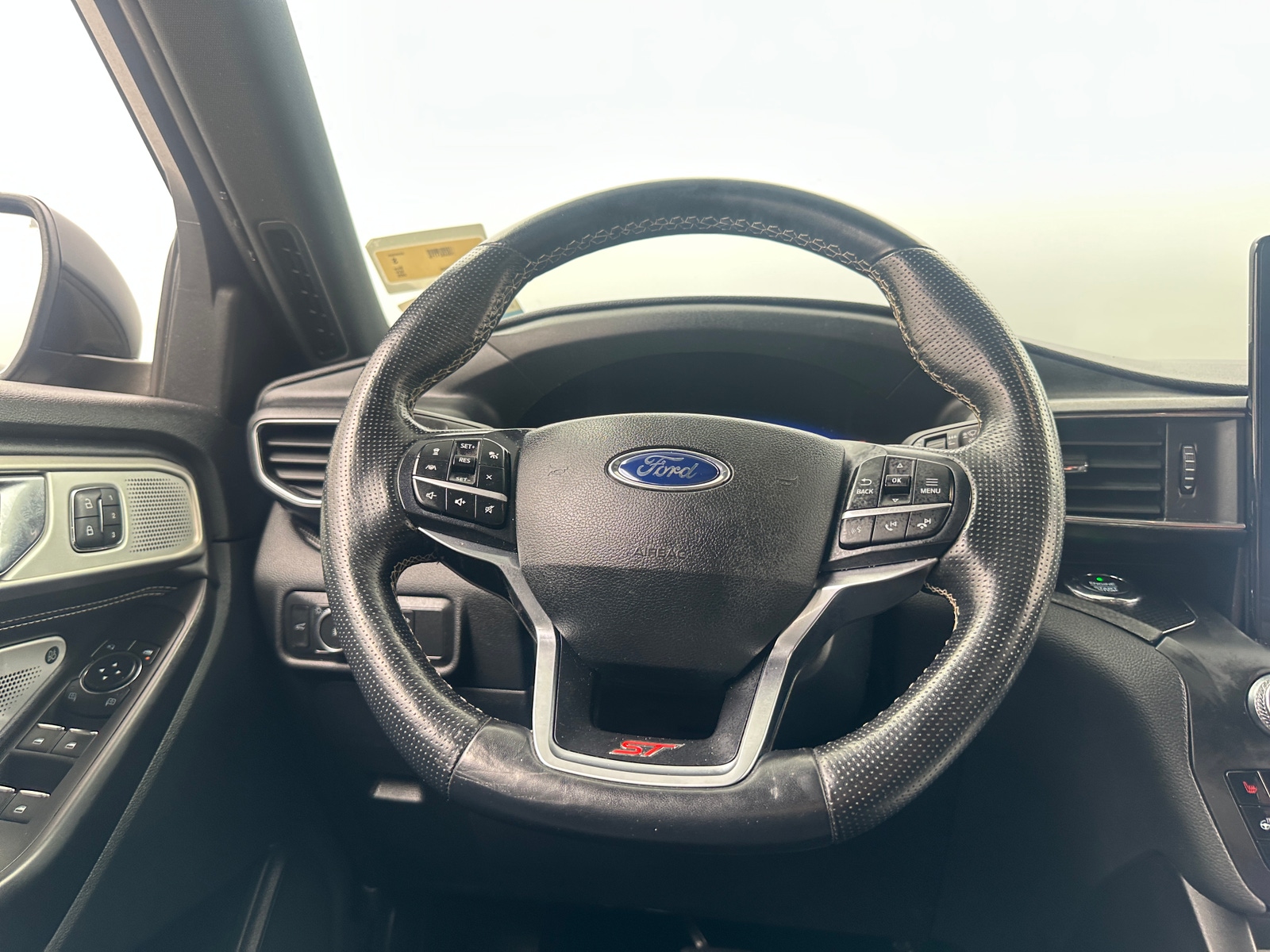 Thumbnail: 2020 Ford Explorer - 4