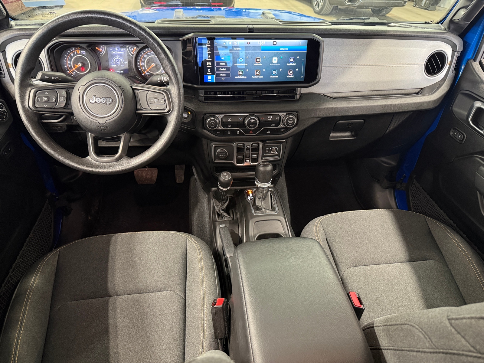 Thumbnail: 2024 Jeep Gladiator - 3