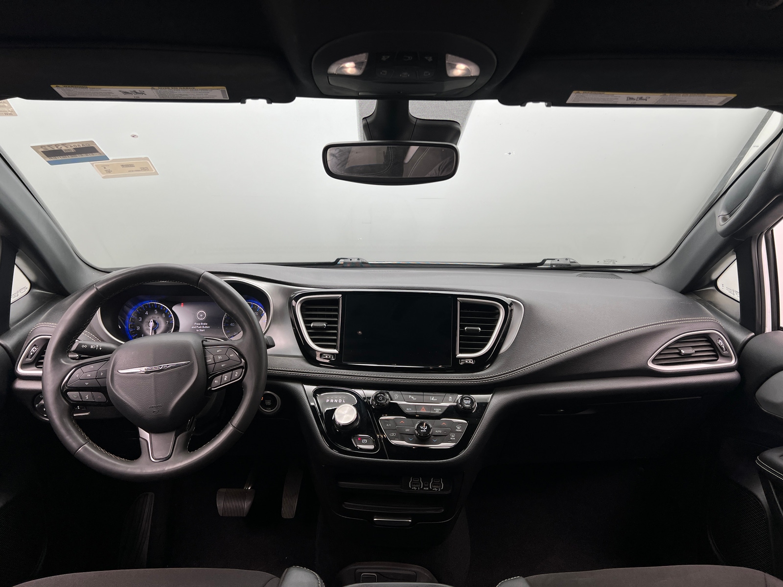 Thumbnail: 2024 Chrysler Pacifica - 3