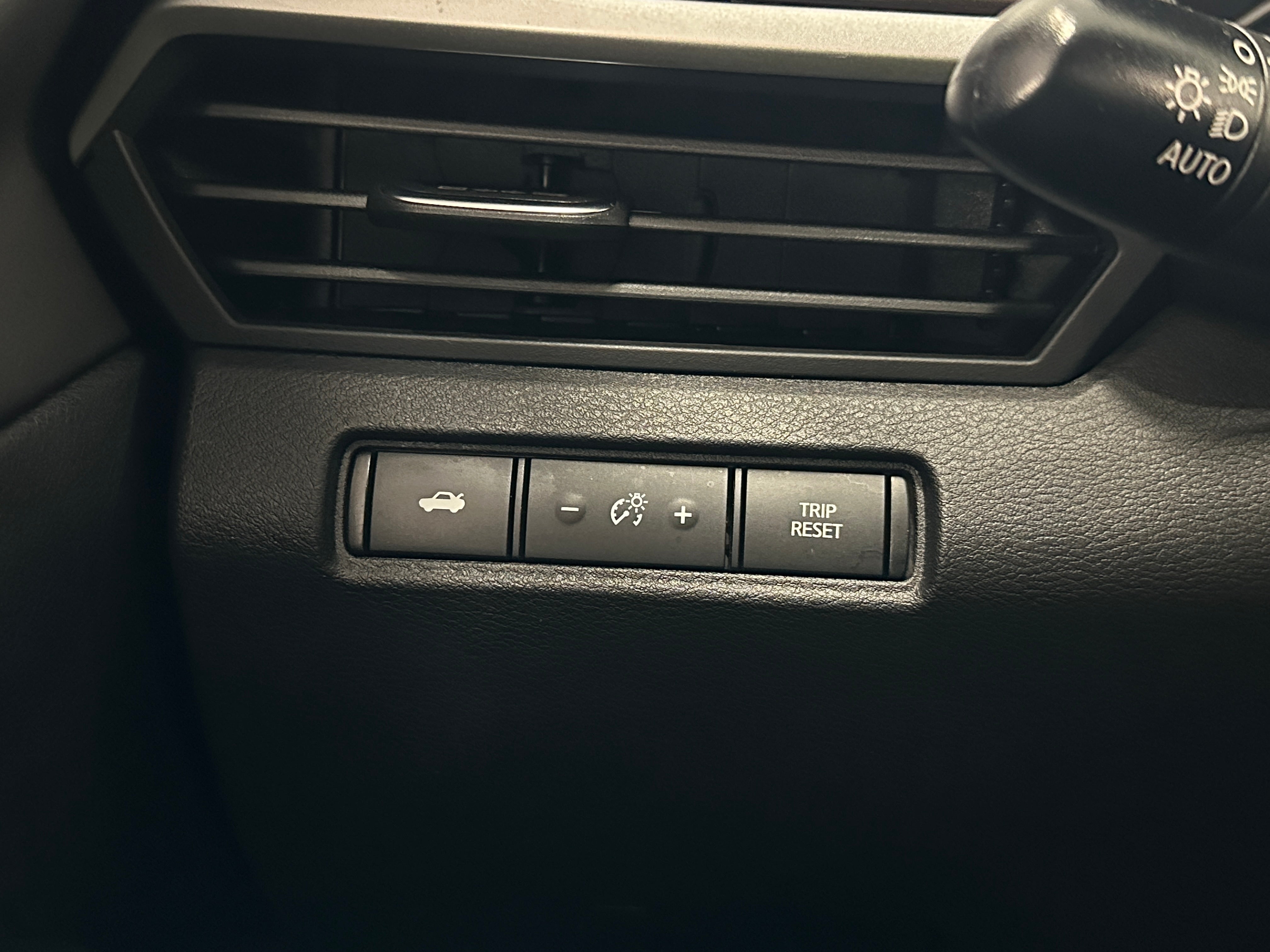 2025 Nissan Altima SV - Photo 10