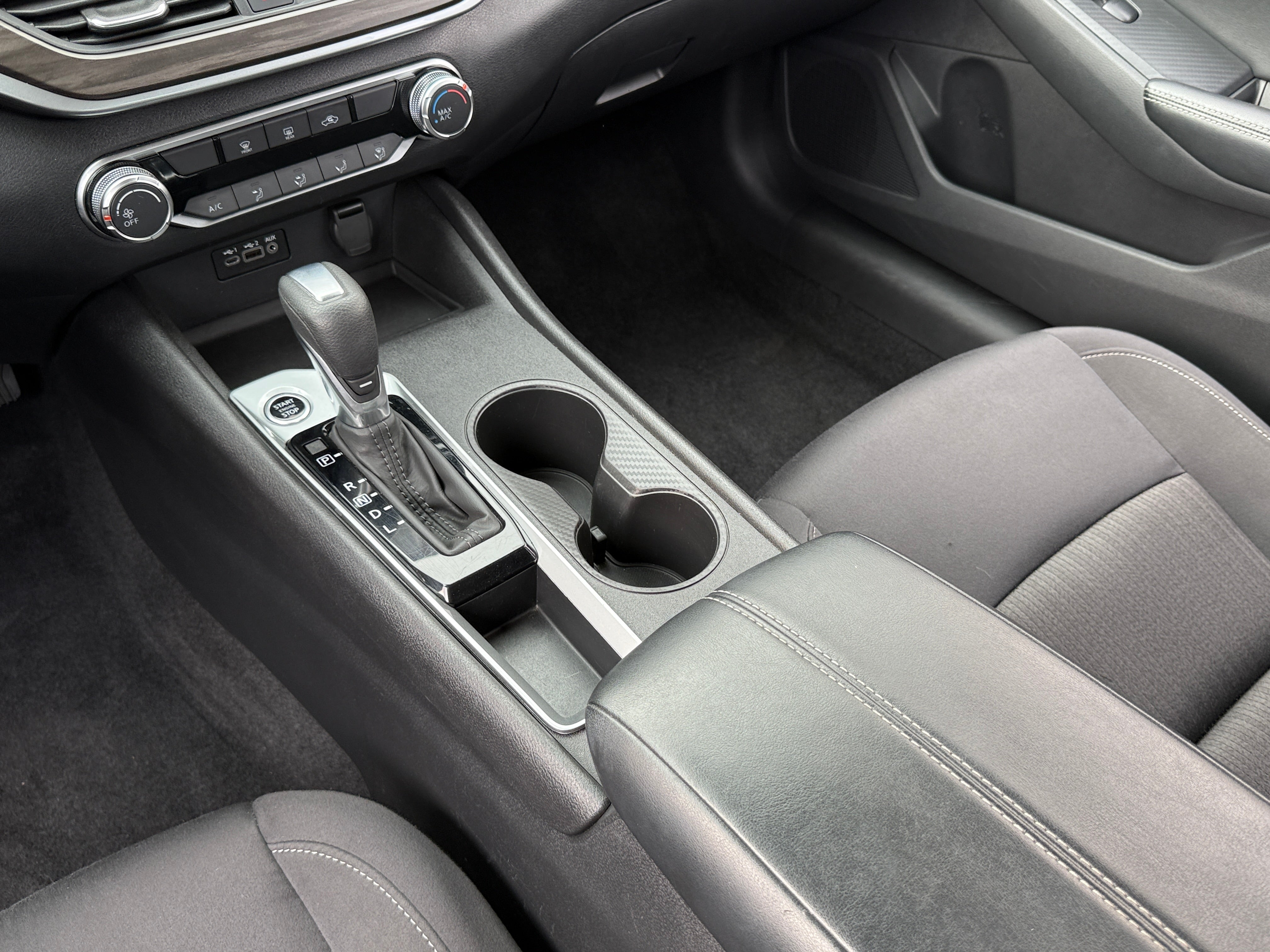 2025 Nissan Altima SV - Photo 9