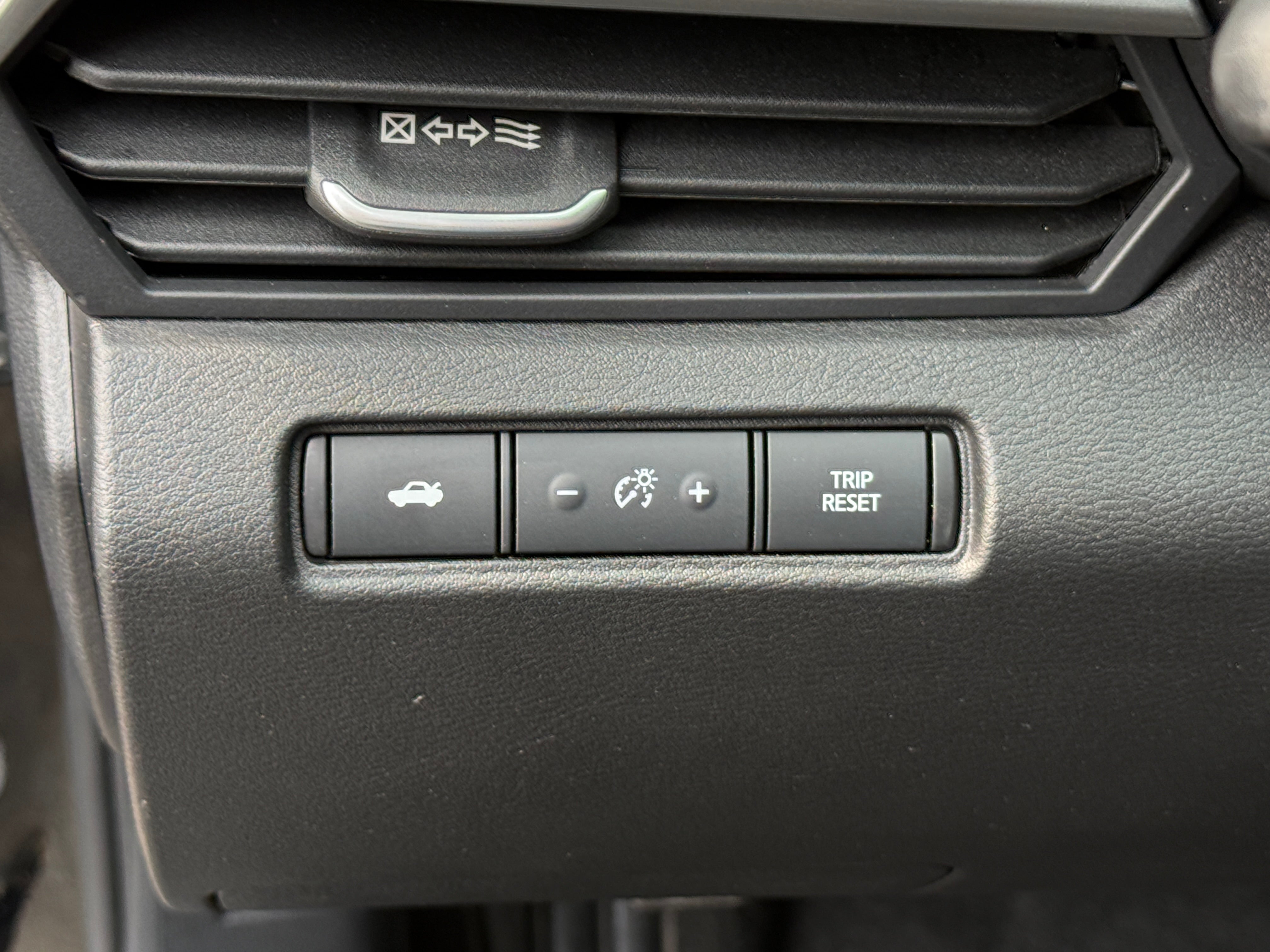 2025 Nissan Altima SV - Photo 3