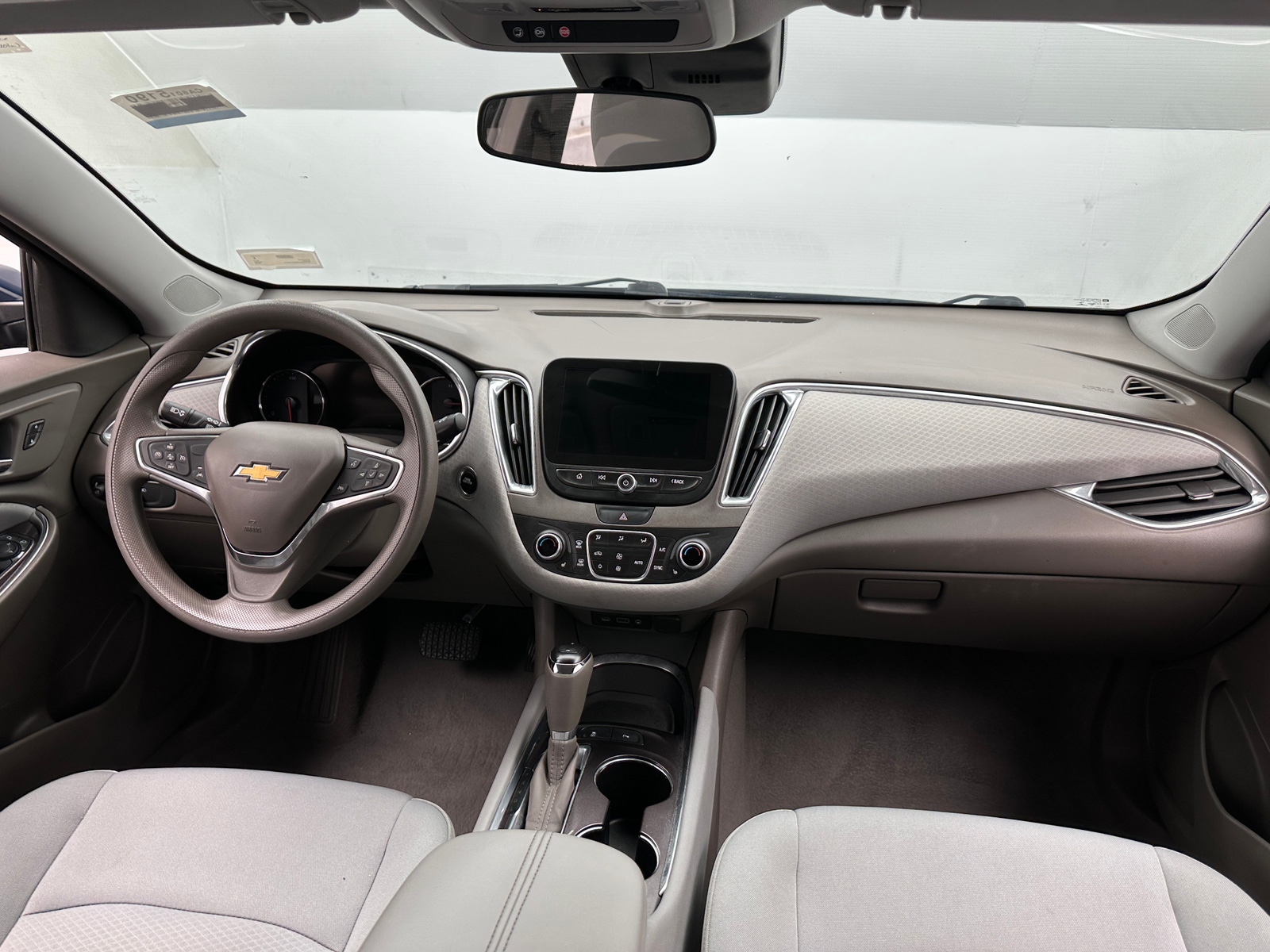 Thumbnail: 2019 Chevrolet Malibu - 3
