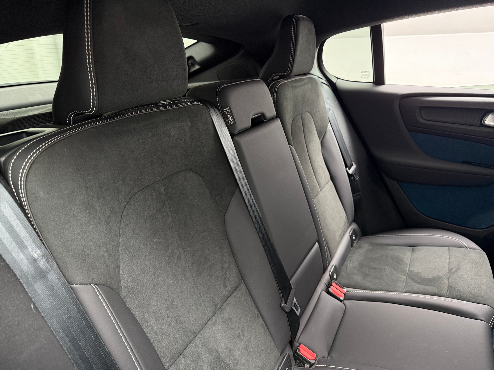 Thumbnail: 2023 Volvo C40 - 5