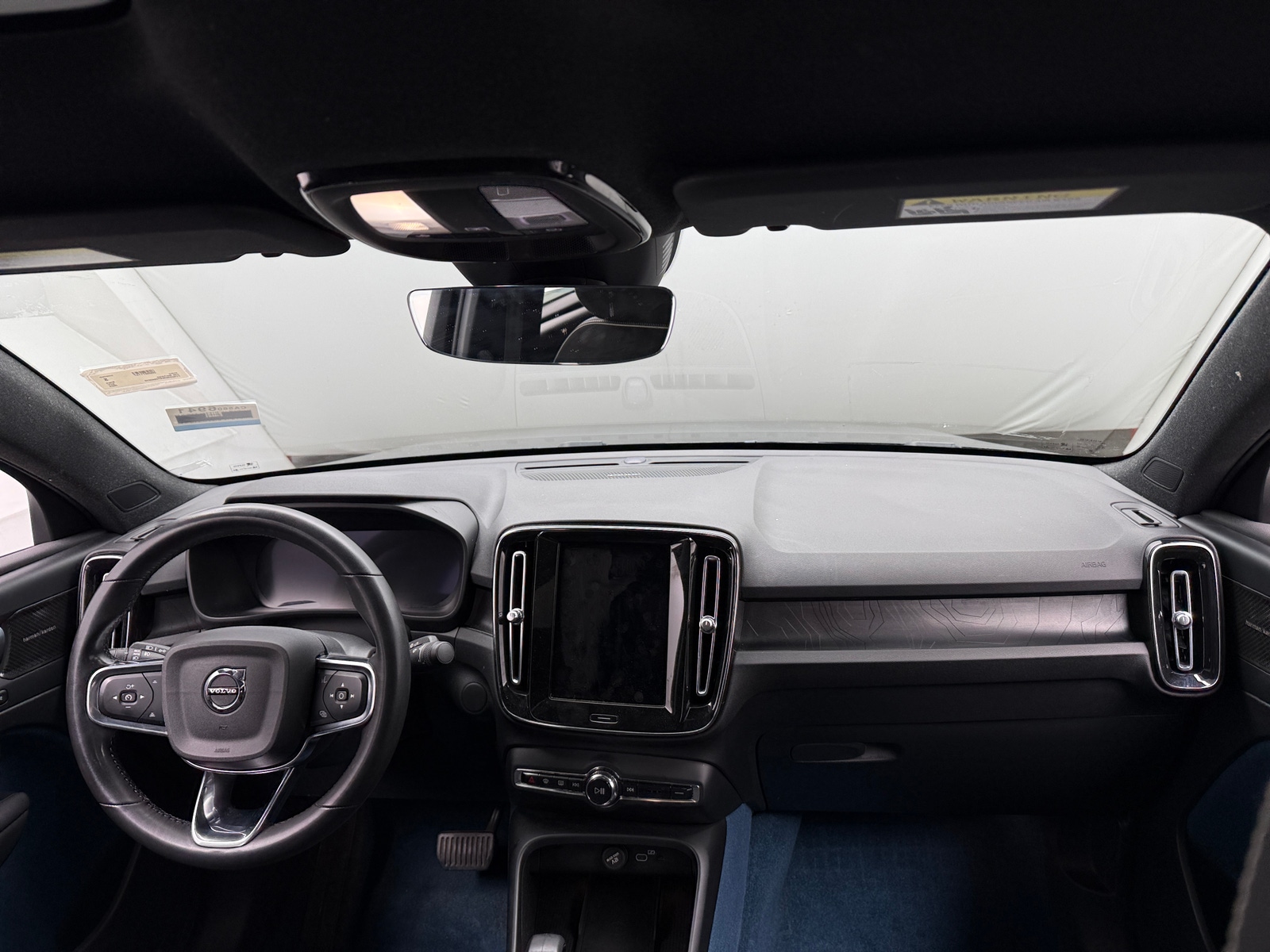Thumbnail: 2023 Volvo C40 - 2