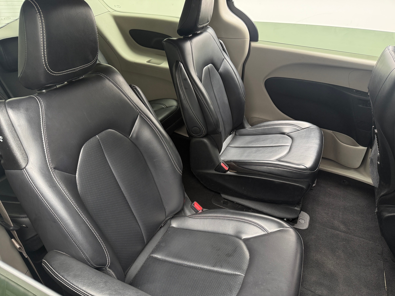 Thumbnail: 2023 Chrysler Pacifica - 5