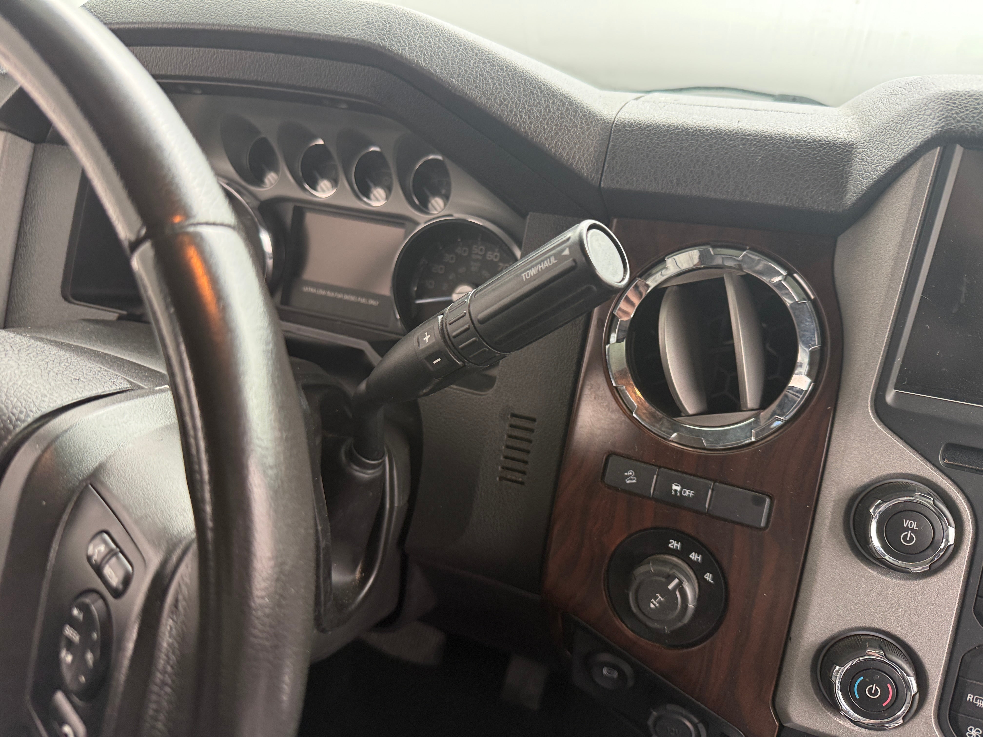 2016 Ford F-250 Super Duty Lariat - Photo 8