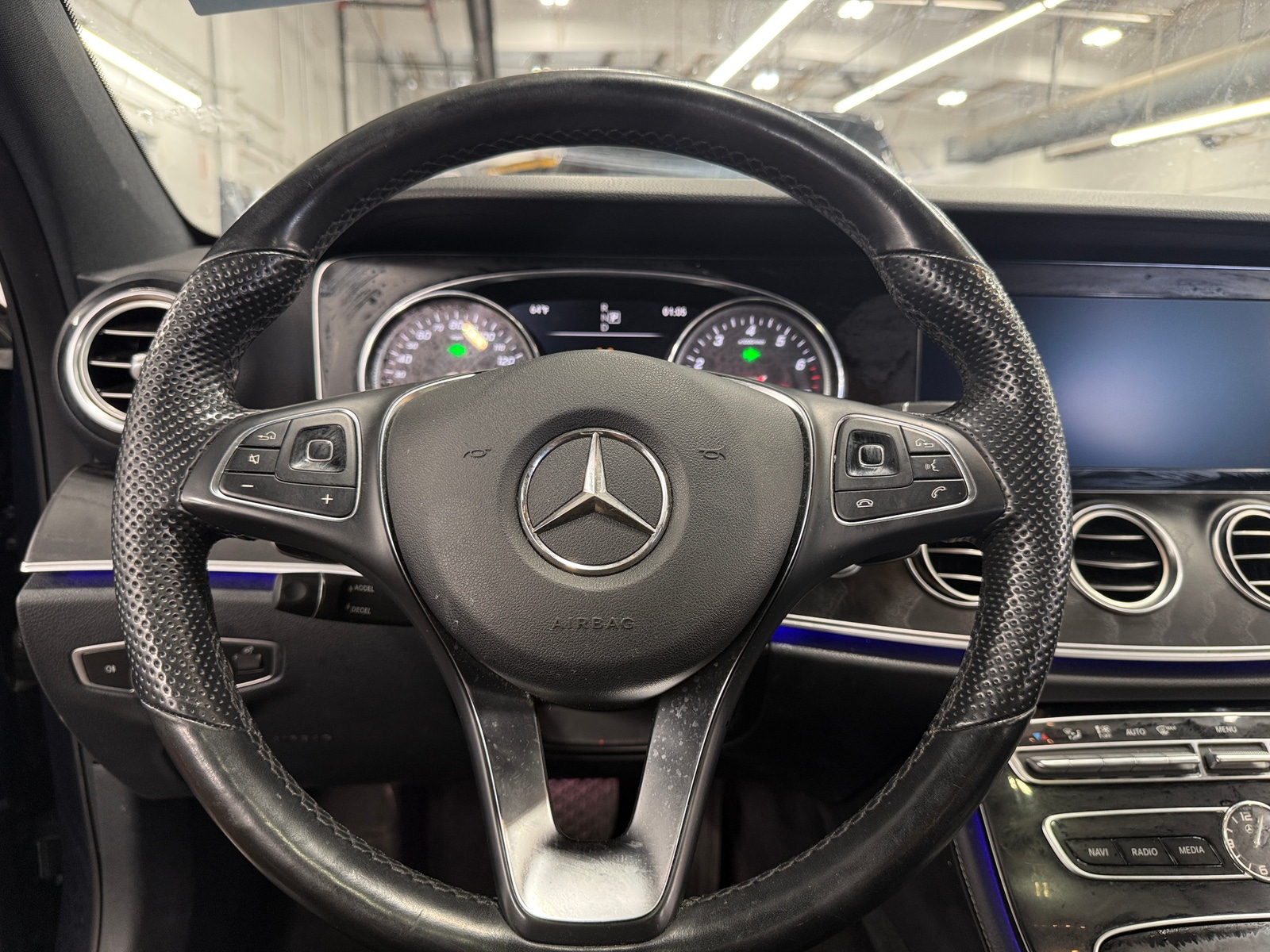 Thumbnail: 2017 Mercedes-Benz E-Class - 4