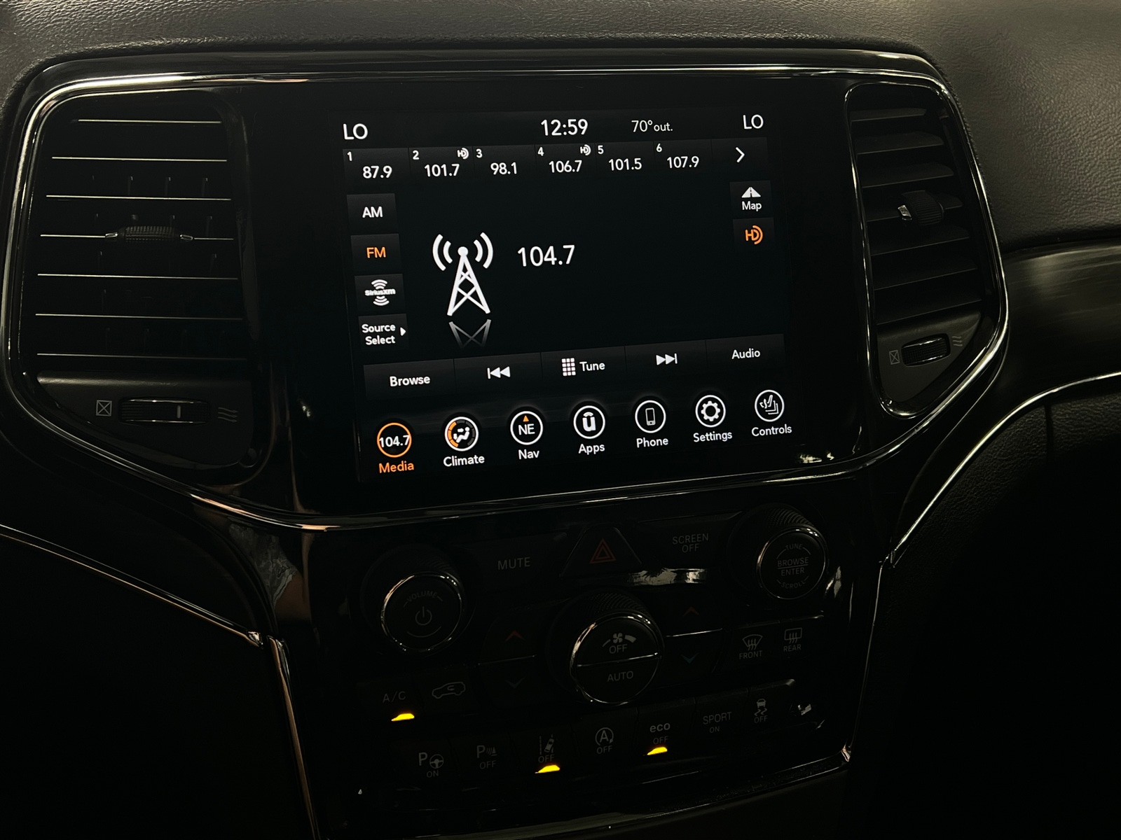 Thumbnail: 2021 Jeep Grand Cherokee - 3