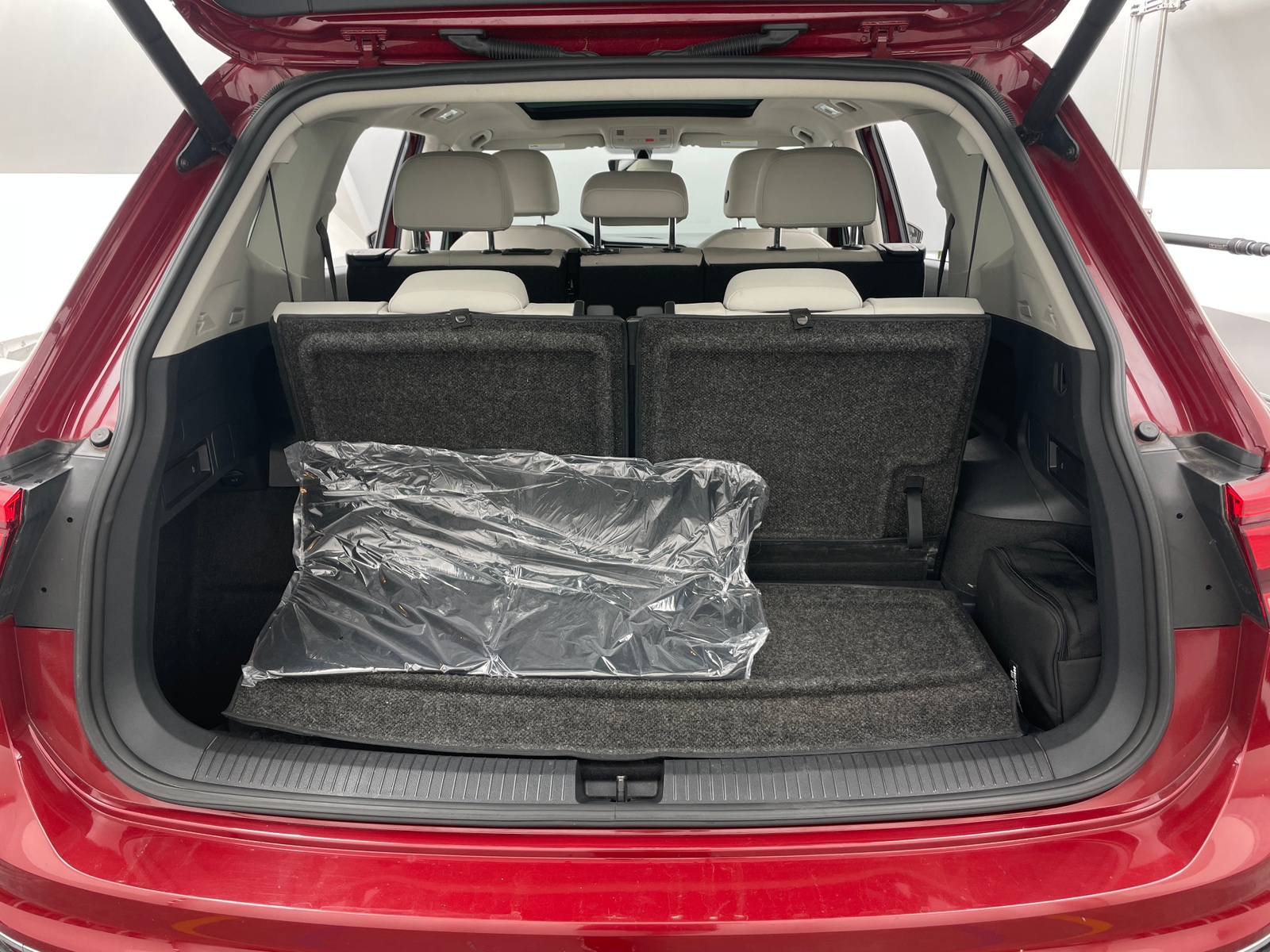 Thumbnail: 2019 Volkswagen Tiguan - 7