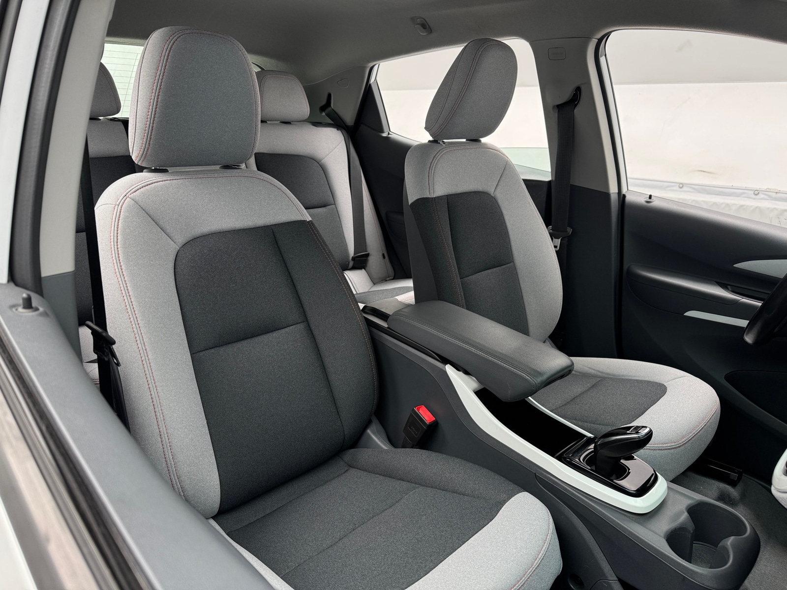 Thumbnail: 2020 Chevrolet Bolt EV - 2