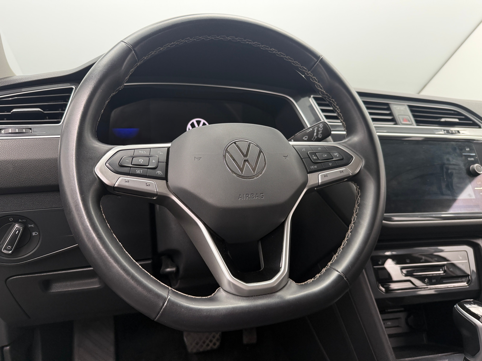 Thumbnail: 2024 Volkswagen Tiguan - 4