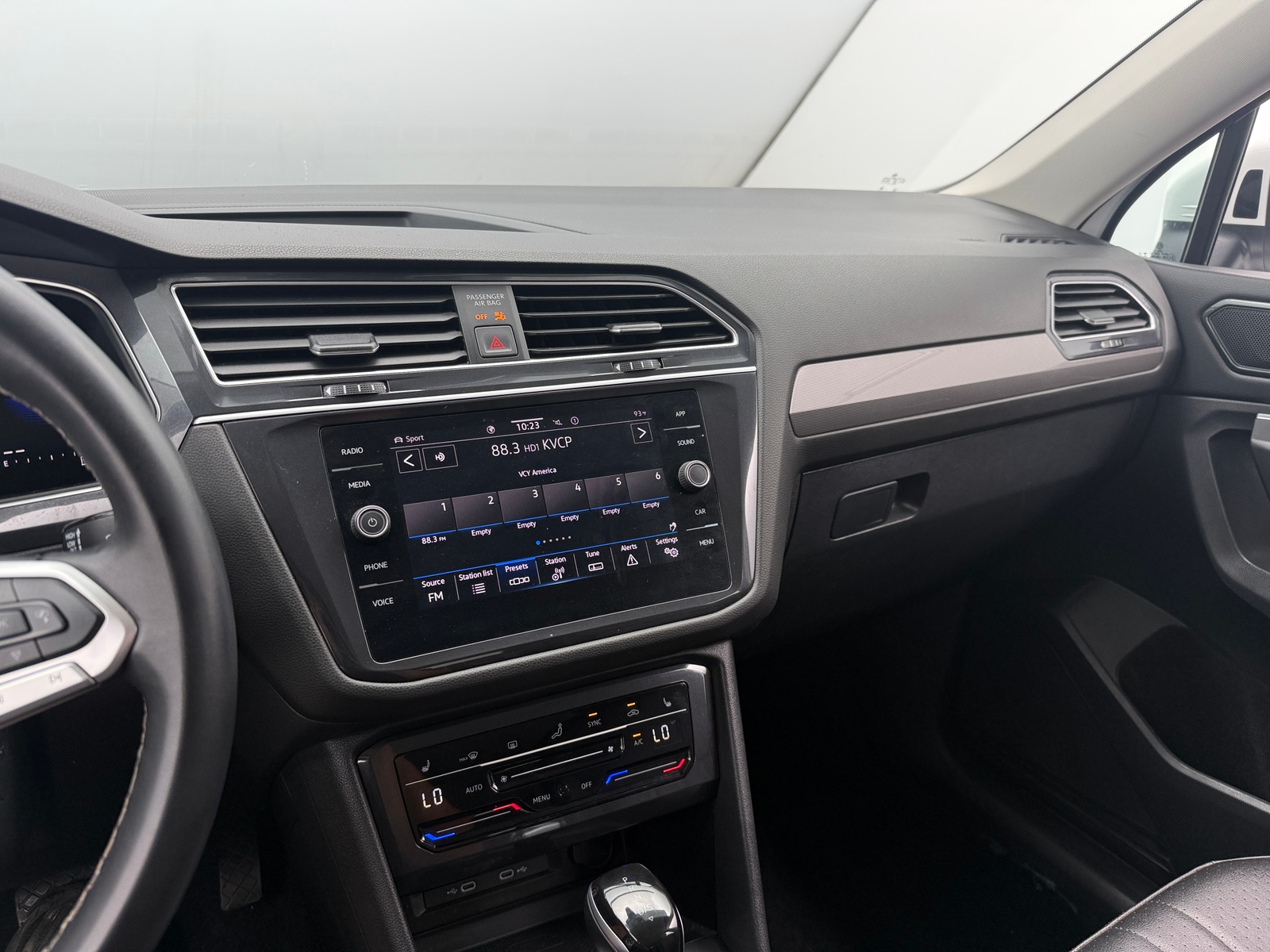 Thumbnail: 2024 Volkswagen Tiguan - 3