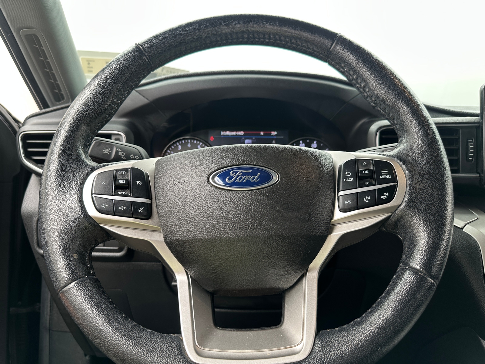 Thumbnail: 2022 Ford Explorer - 4