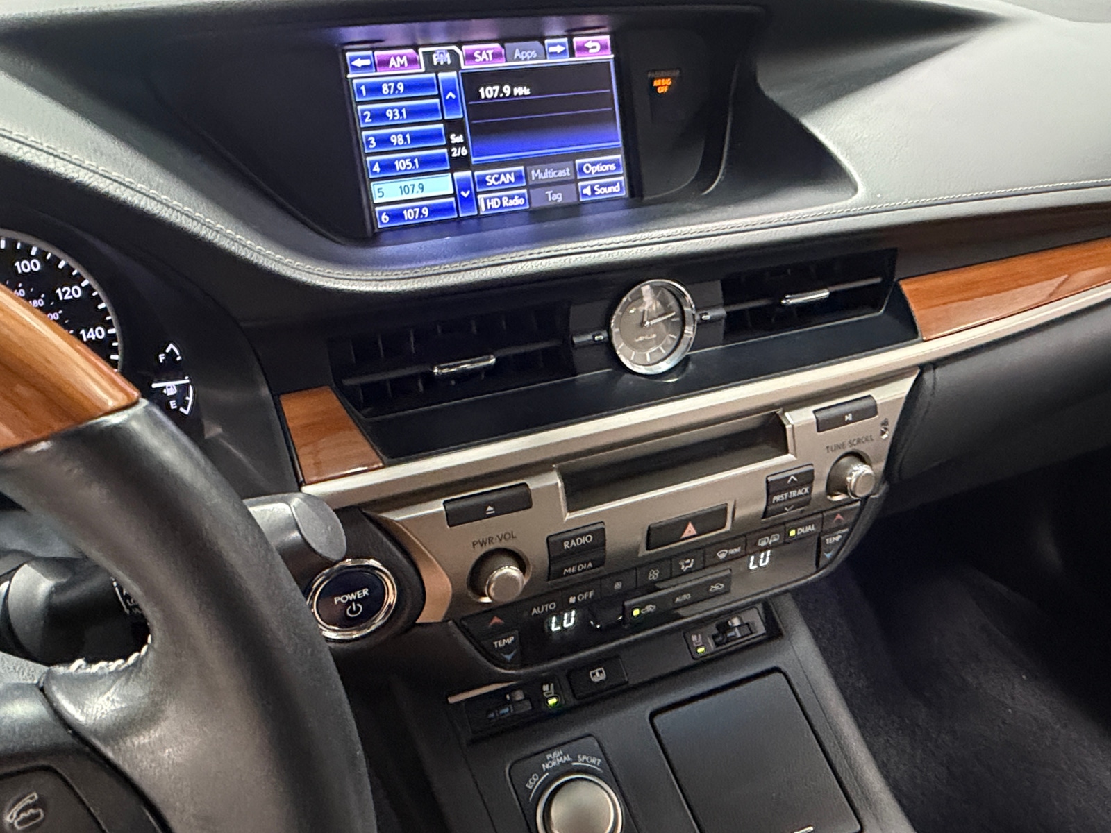 Thumbnail: 2013 Lexus ES - 3