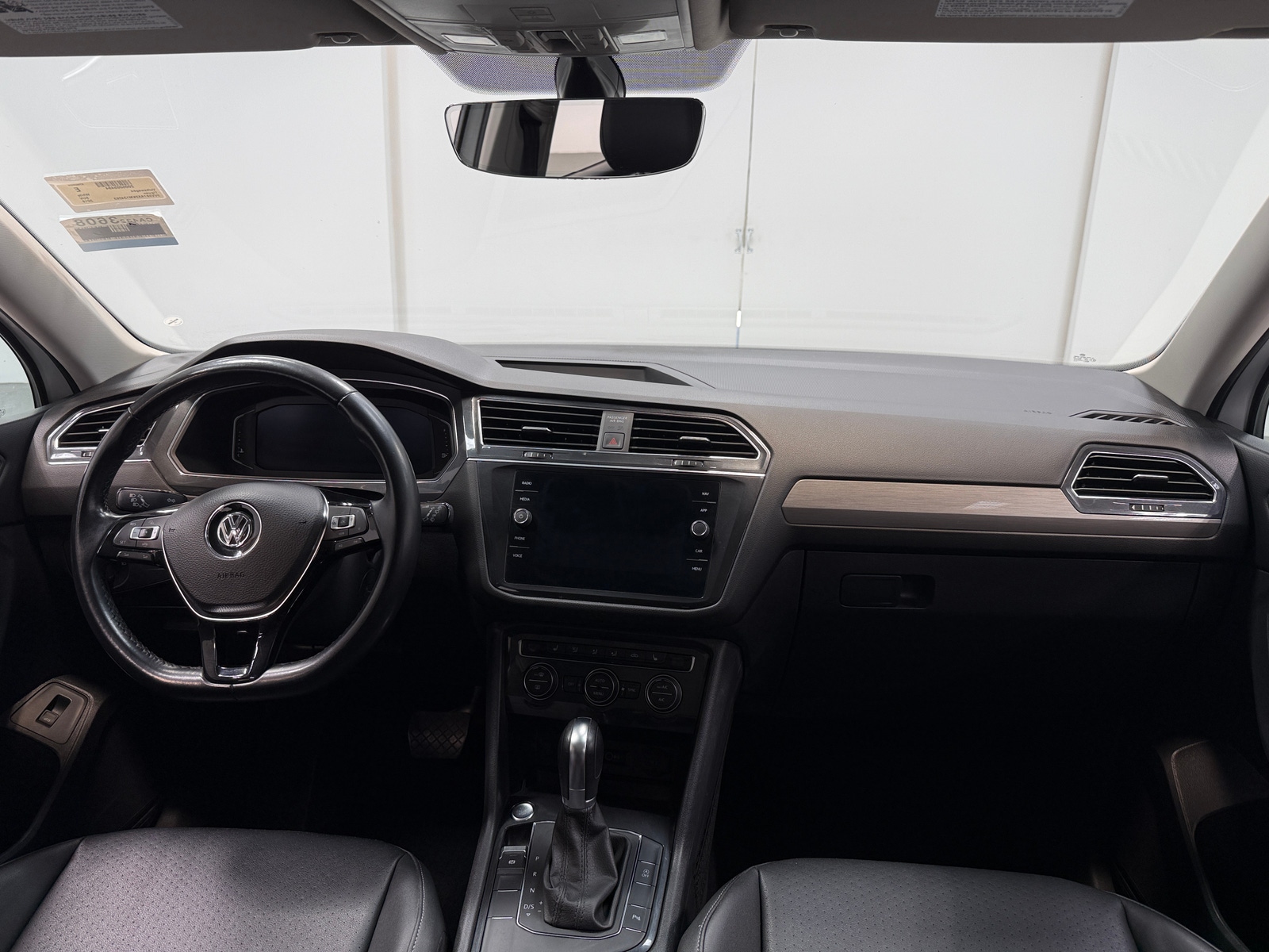 Thumbnail: 2019 Volkswagen Tiguan - 2