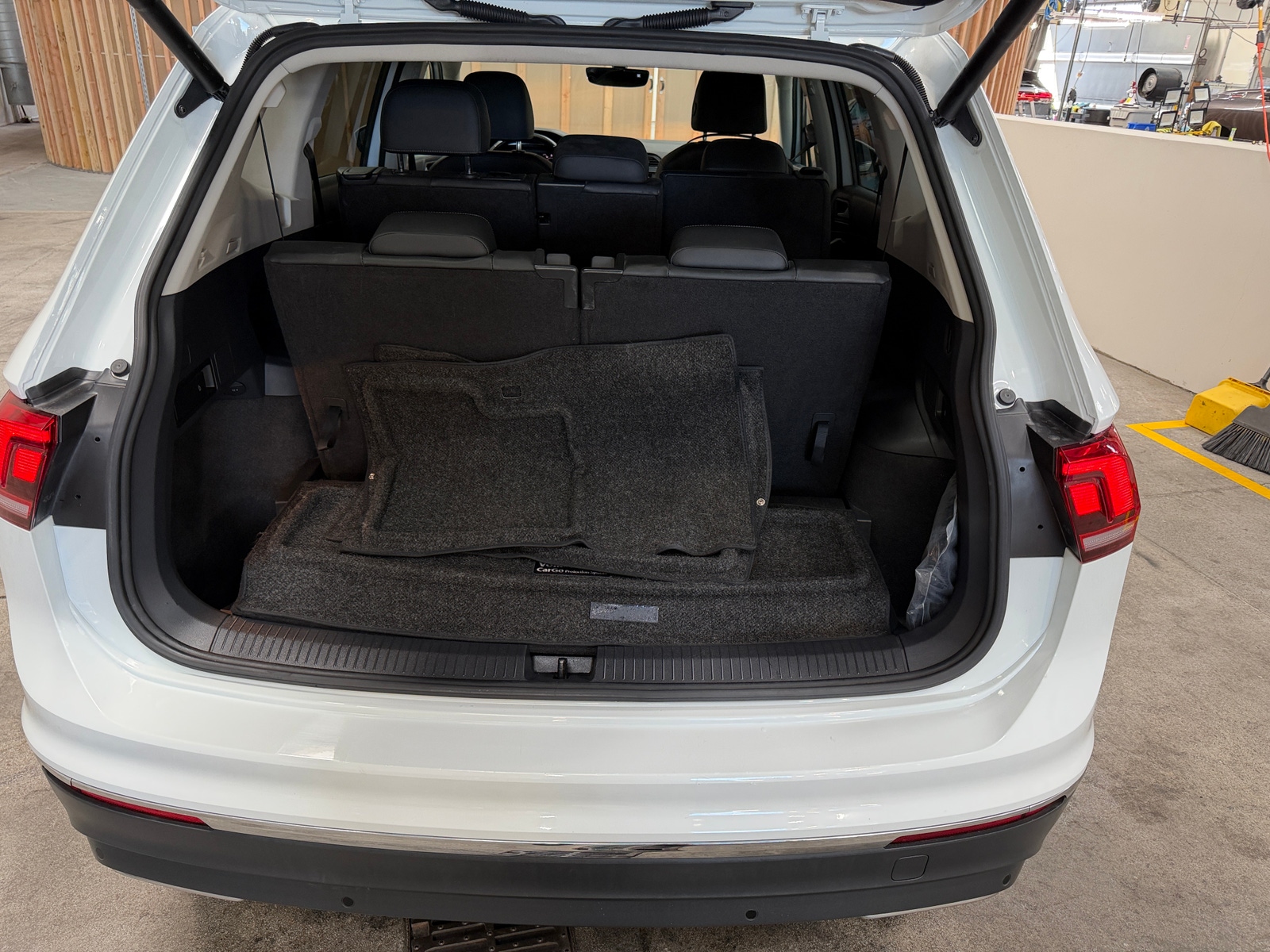 Thumbnail: 2019 Volkswagen Tiguan - 6
