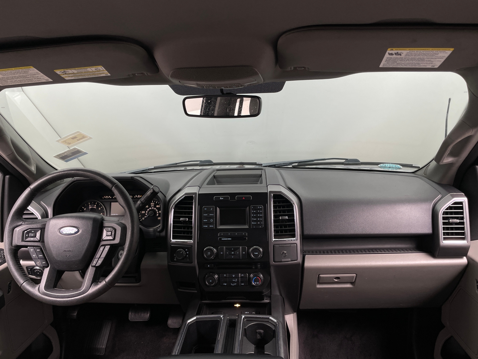 Thumbnail: 2015 Ford Econoline - 3